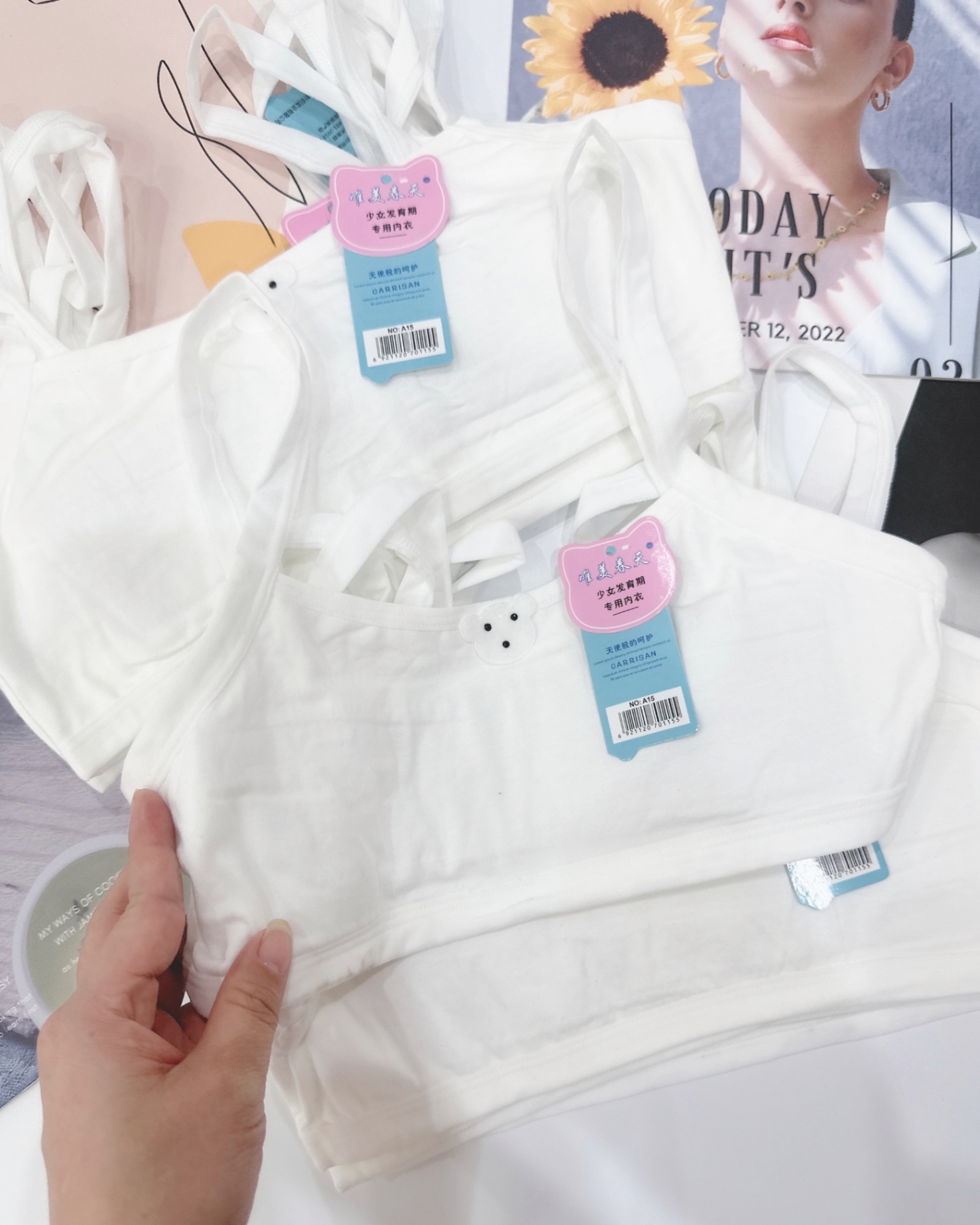 Loại 2s bản nhỏ - SÉT 5 ÁO LÓT HS ĐÍNH GẤU TRẮNG MA15