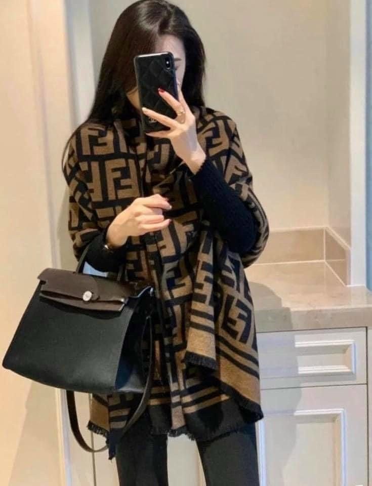 KHĂN DẠ CHỮ FF QC CHO NỮ