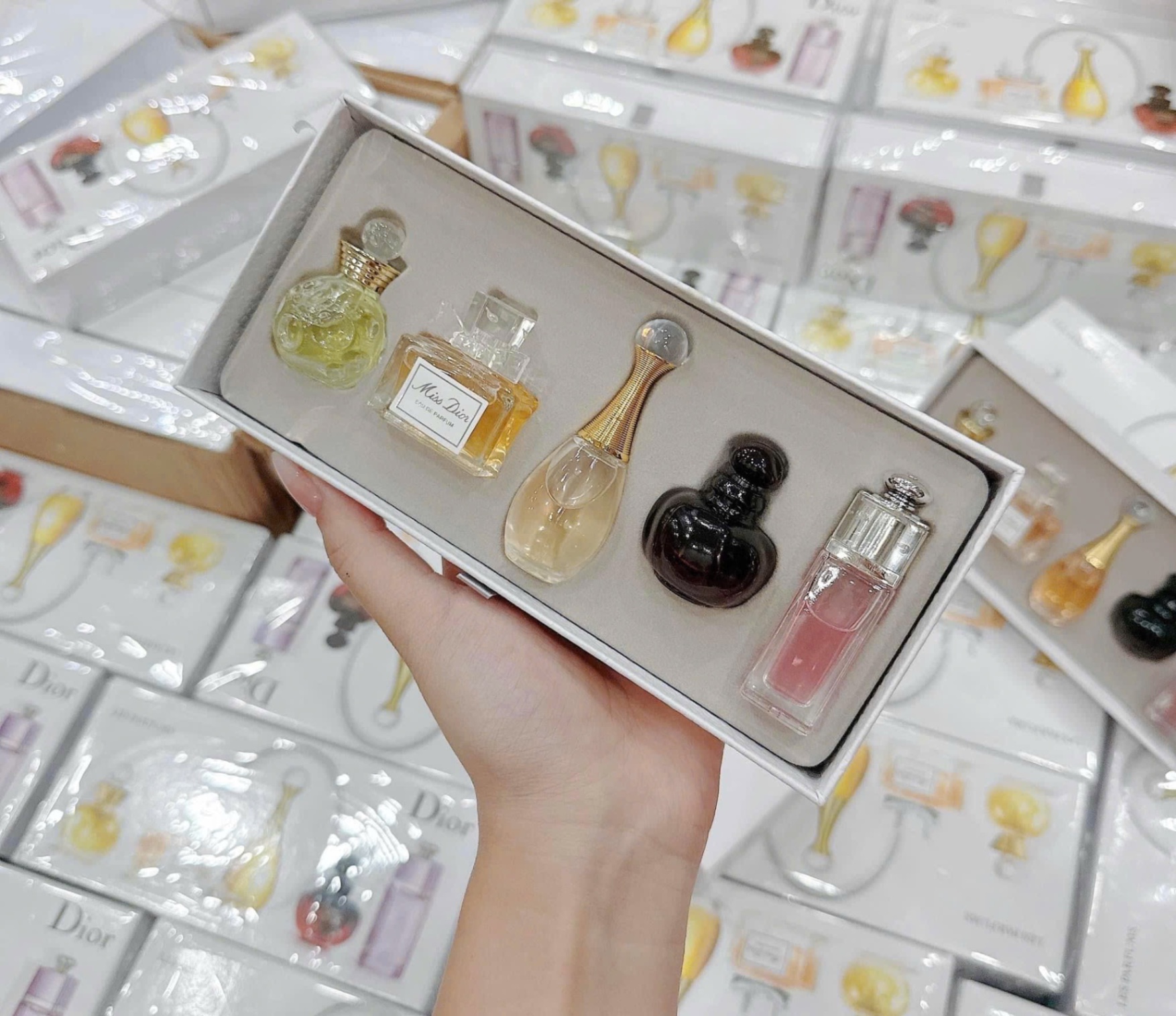 Hộp nhỏ - SÉT QUÀ TẶNG NƯỚC HOA DIOR