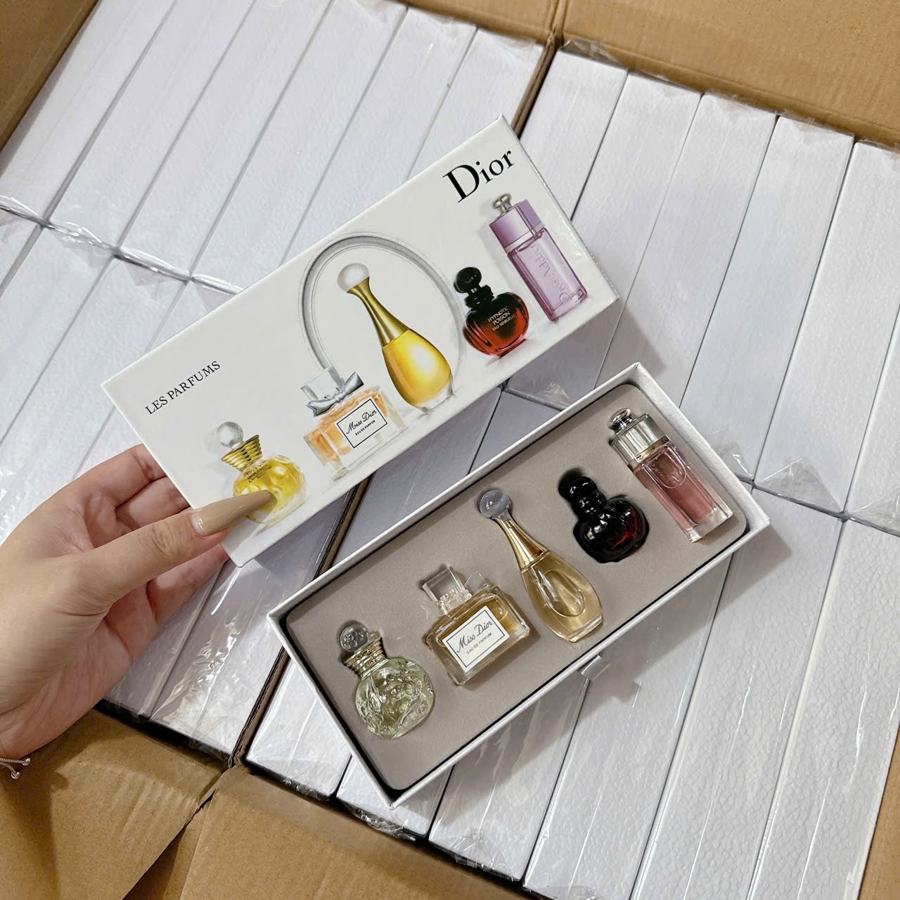 Hộp nhỏ - SÉT QUÀ TẶNG NƯỚC HOA DIOR