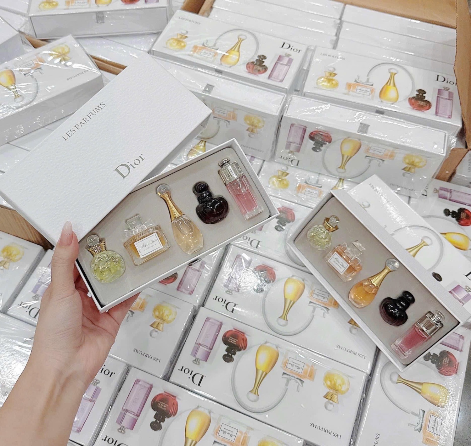 Hộp nhỏ - SÉT QUÀ TẶNG NƯỚC HOA DIOR
