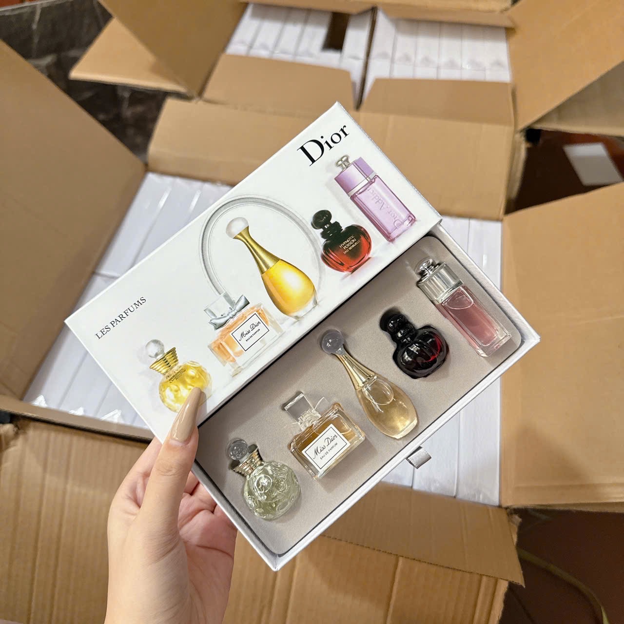Hộp nhỏ - SÉT QUÀ TẶNG NƯỚC HOA DIOR