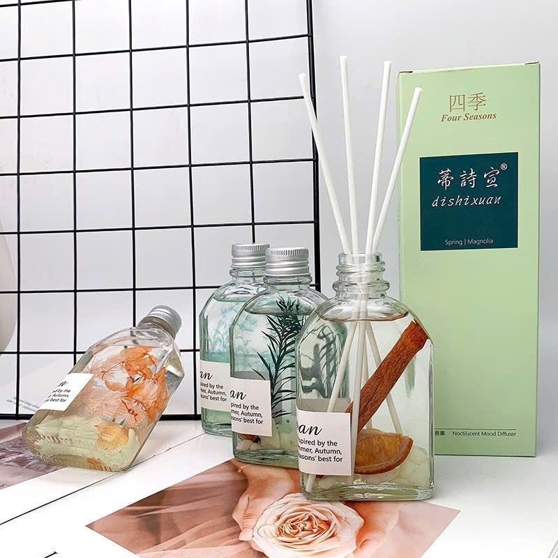 Random mùi - SET 4 CHAI TINH DẦU DISHIXOAN - kèm que cắm