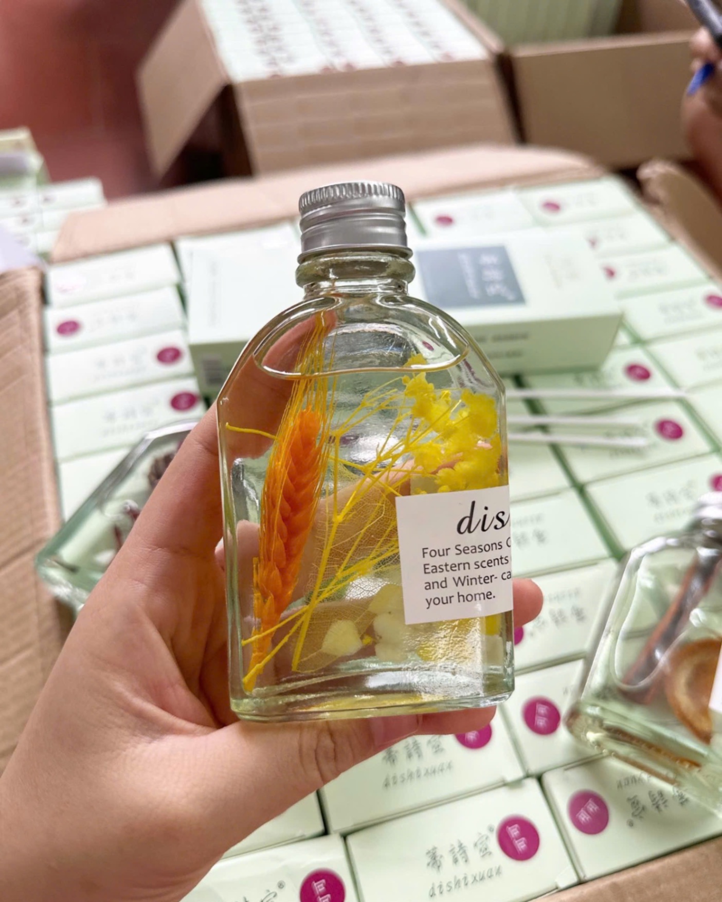 Random mùi - SET 4 CHAI TINH DẦU DISHIXOAN - kèm que cắm