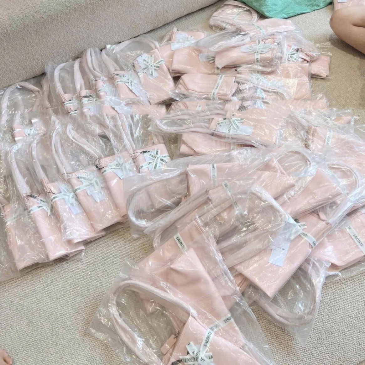 TÚI TOTE CÁ SẤU MÀU HỒNG