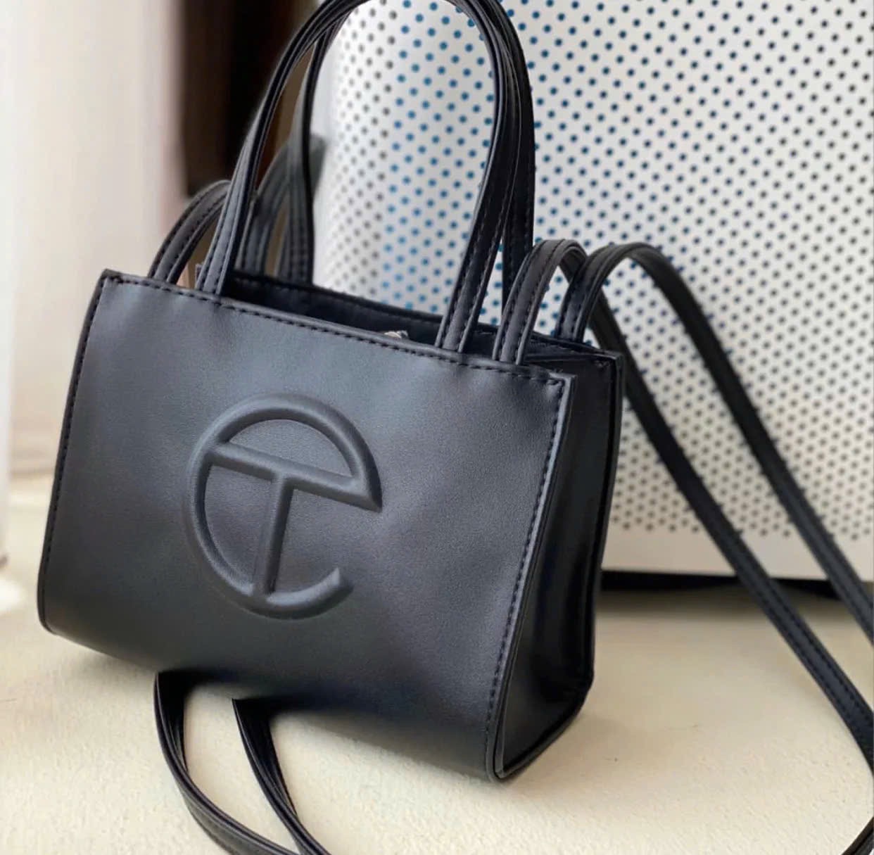 TÚI TELFAR ĐEN AUHT TUỒN XỊN