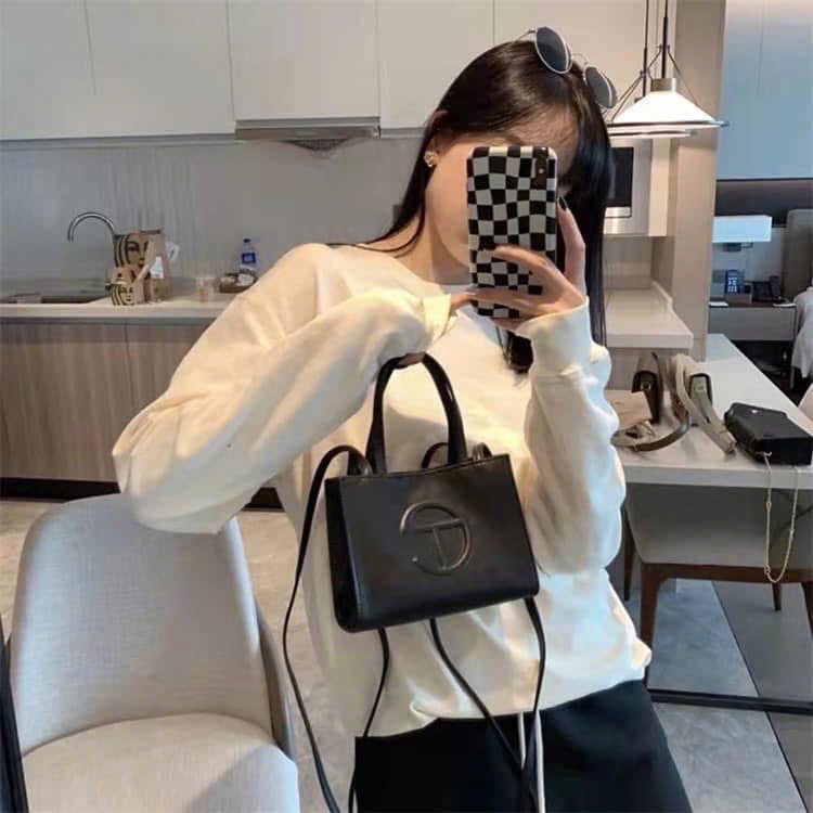 TÚI TELFAR ĐEN AUHT TUỒN XỊN