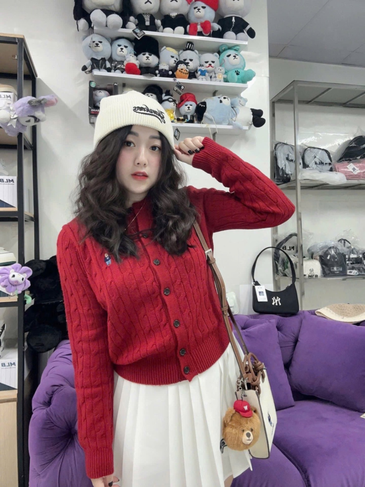 Hàng nhà máy - ÁO LEN CDG GẤU WHOU MÀU ĐỎ XUẤT DƯ