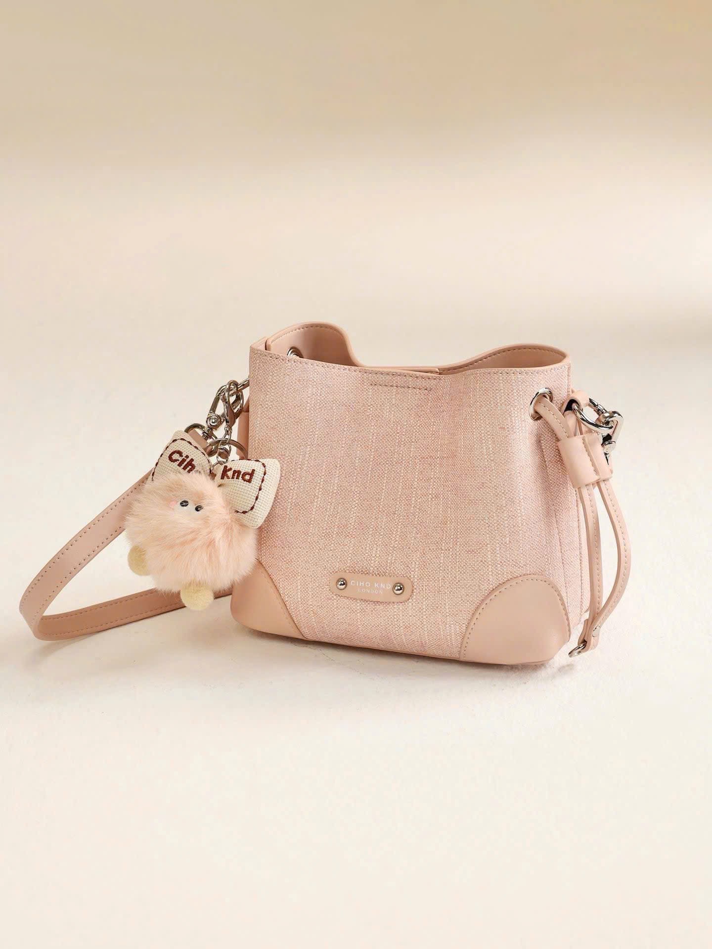 HS284 - TÚI CHIO’2ND BUCKET HỒNG CHARM BÔNG