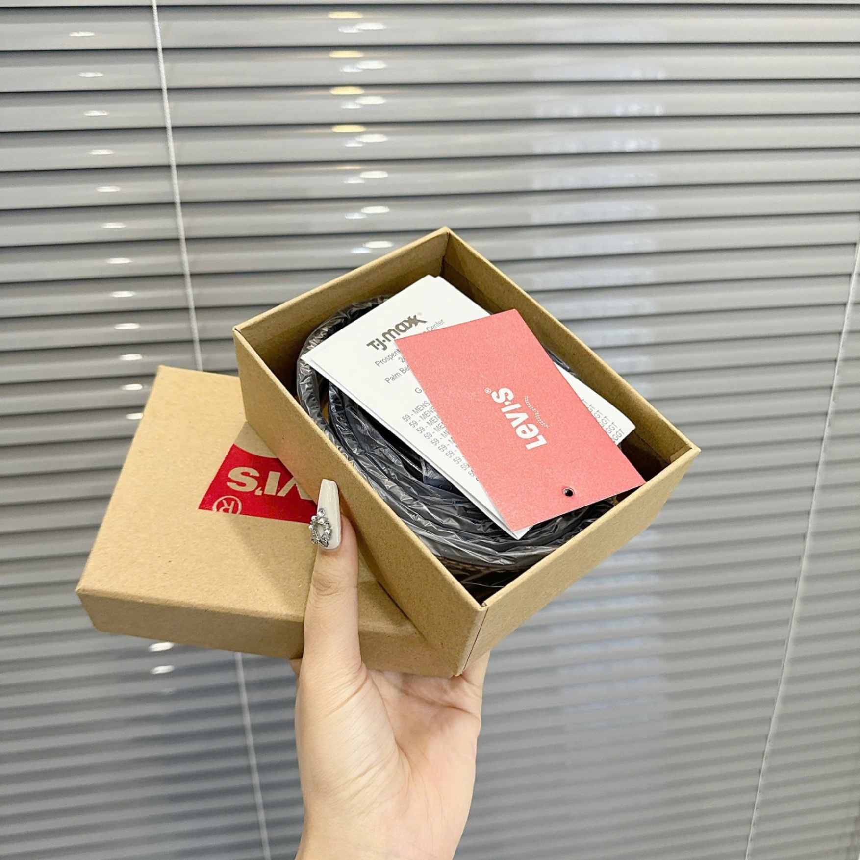 THẮT LƯNG NAM NÂU LEVIS FULL BOX