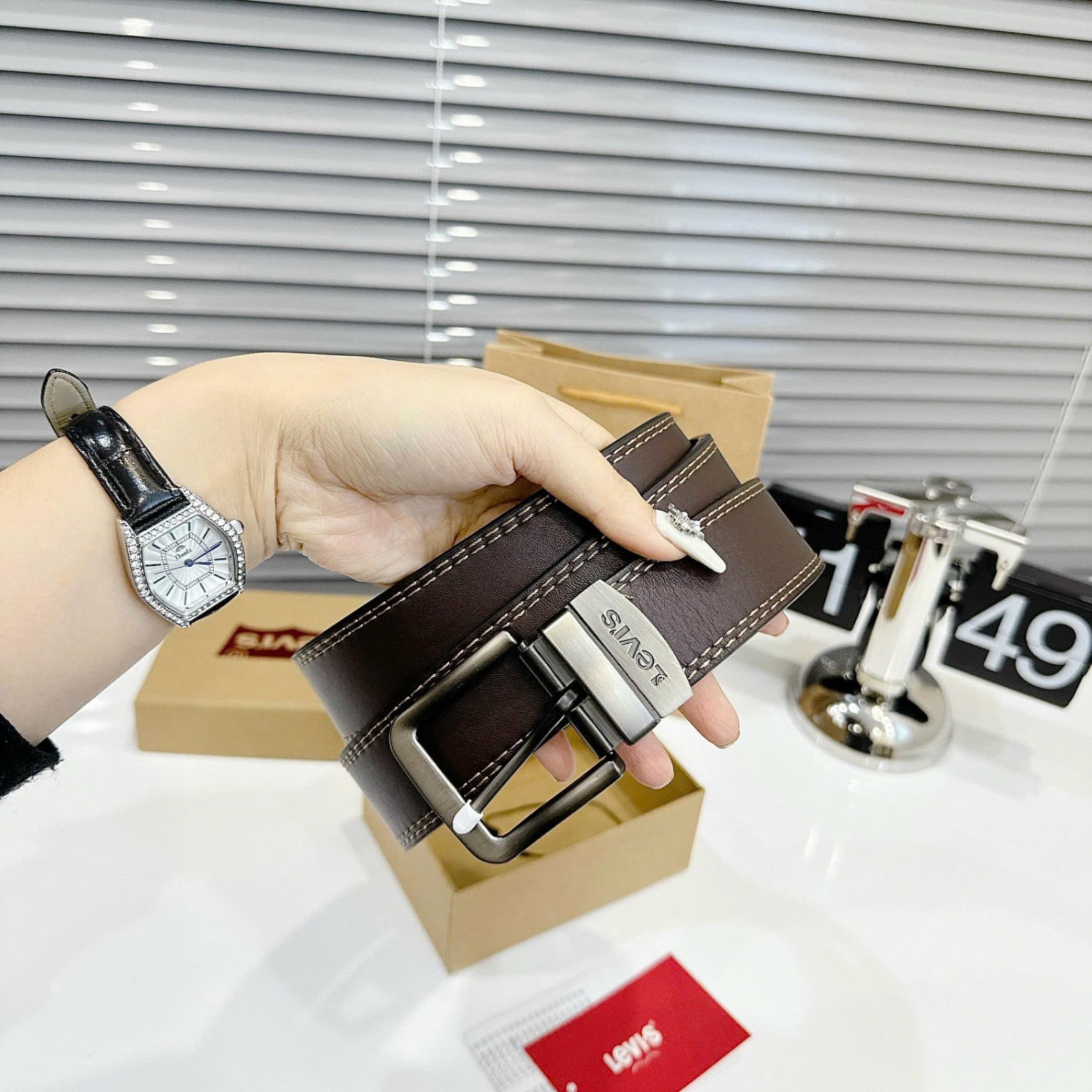 THẮT LƯNG NAM NÂU LEVIS FULL BOX