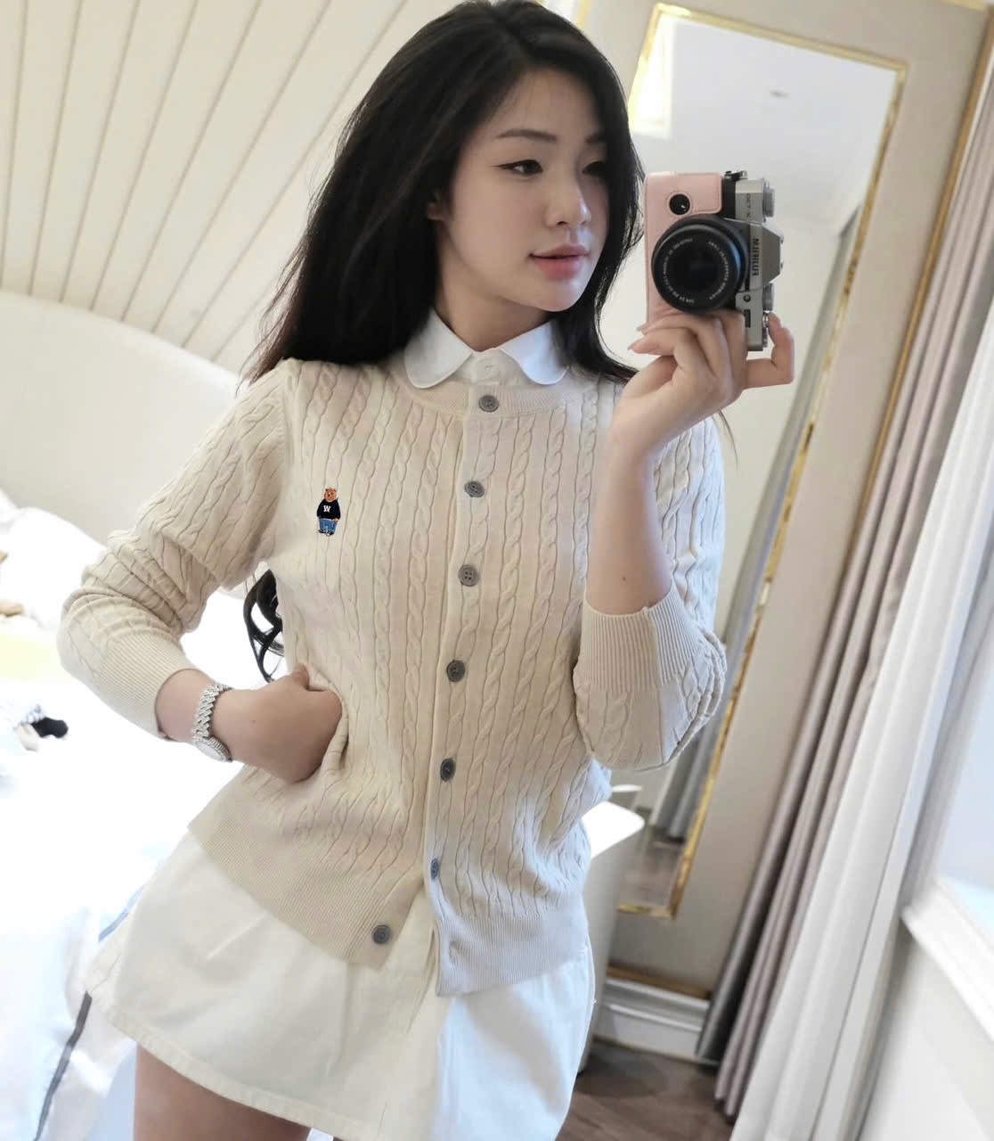 Hàng nhà máy - ÁO LEN CDG THỪNG GẤU WHOU MÀU BE