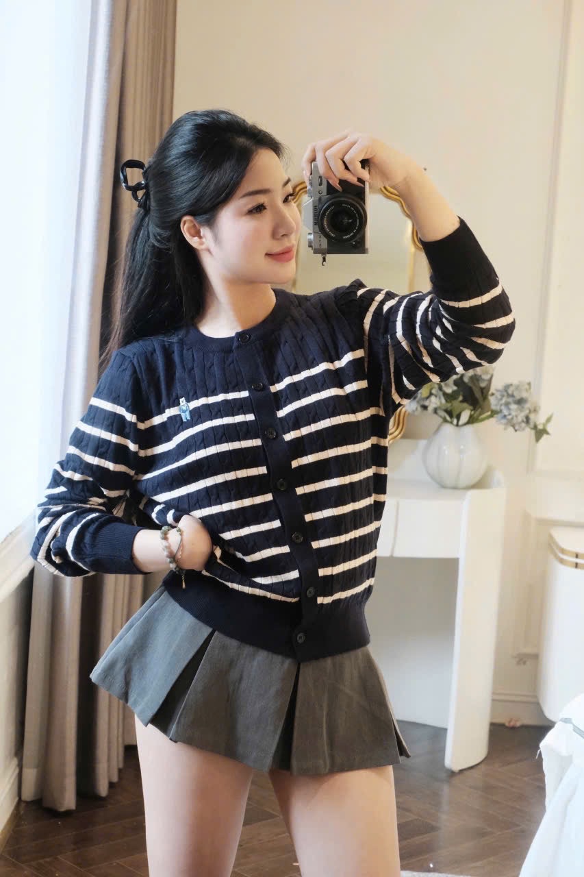 Mẫu kẻ - Hàng nhà máy - ÁO LEN CDG KẺ GẤU THAN DT