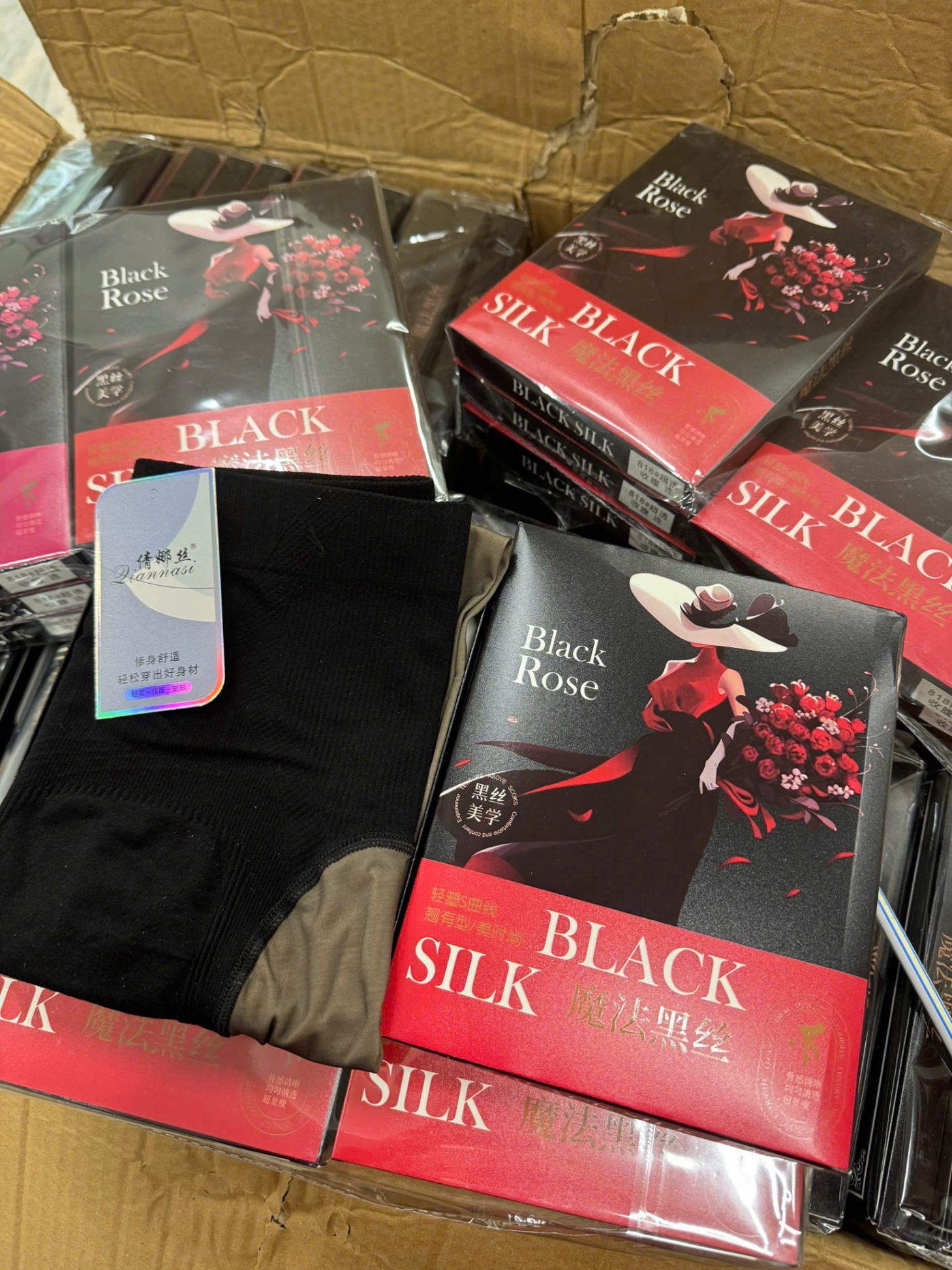 QUẦN TẤT 3D HỘP ĐỎ BLACKSILK
