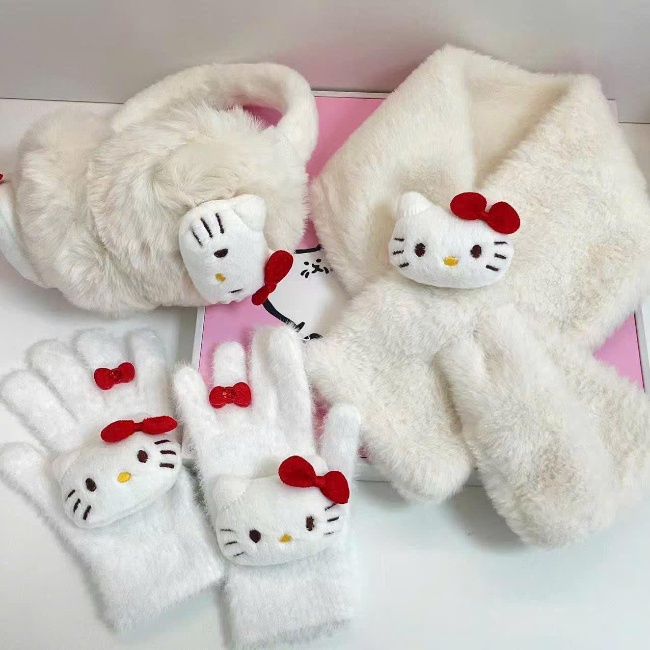 SÉT 3 MÓN HELLO KITTY BG : khăn - găng tay - bịt tai