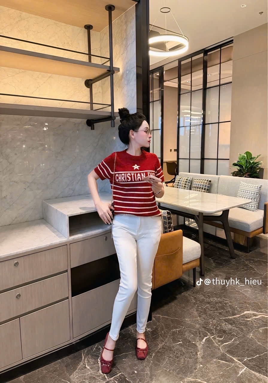 ÁO LEN DIO CỘC ĐỎ NGÔI SAO QC