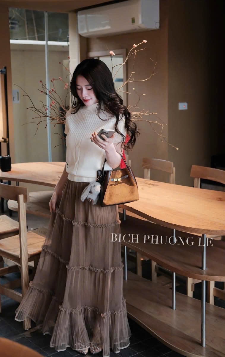 ÁO LEN CỘC TRẮNG KEM DIO THÊU ONG QC