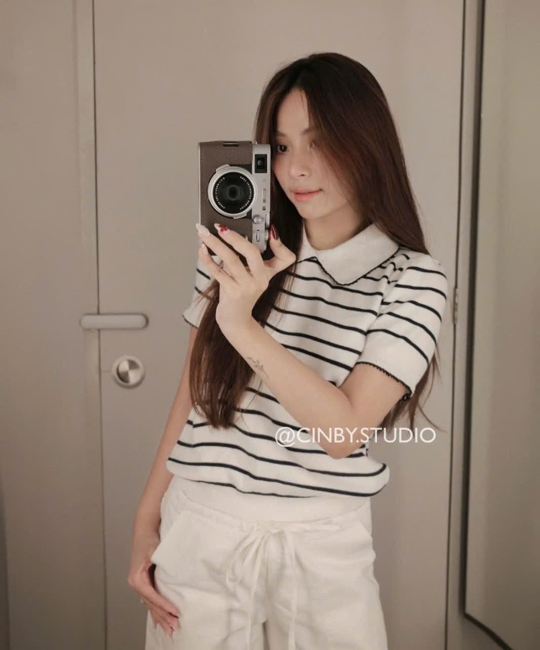 Hàng nhà máy - ÁO LEN KẺ ĐEN TRẮNG CỔ VIỀN