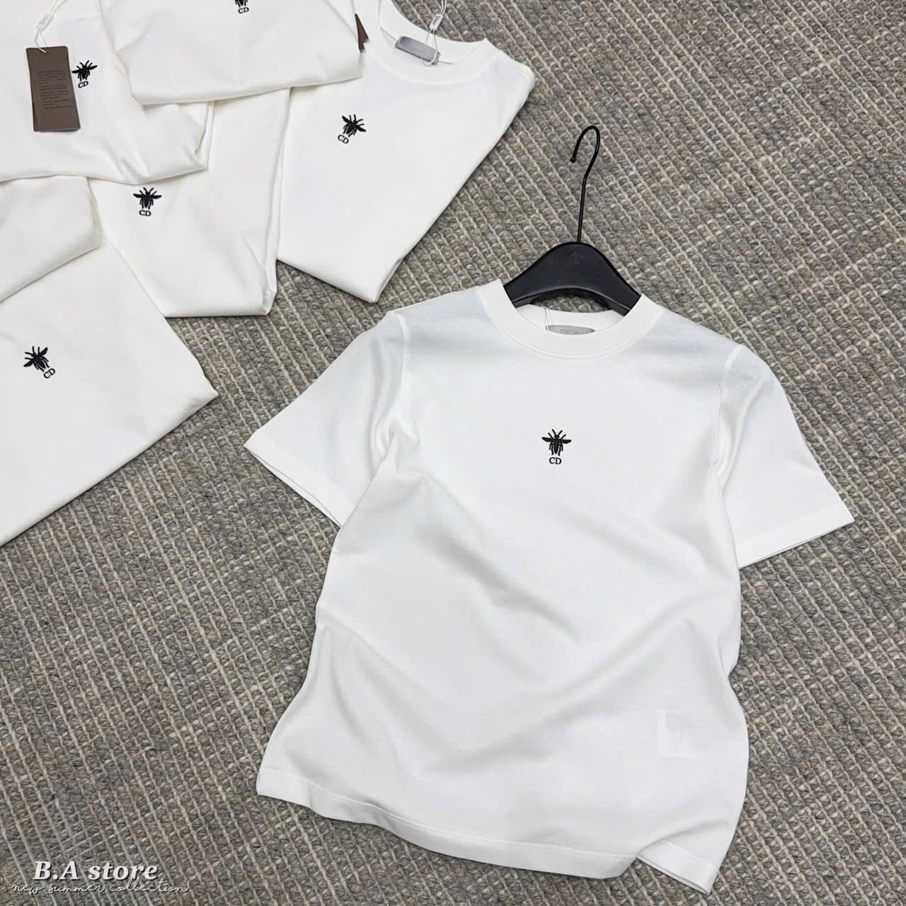 ÁO PULL CỘC TRẮNG DIO THÊU ONG