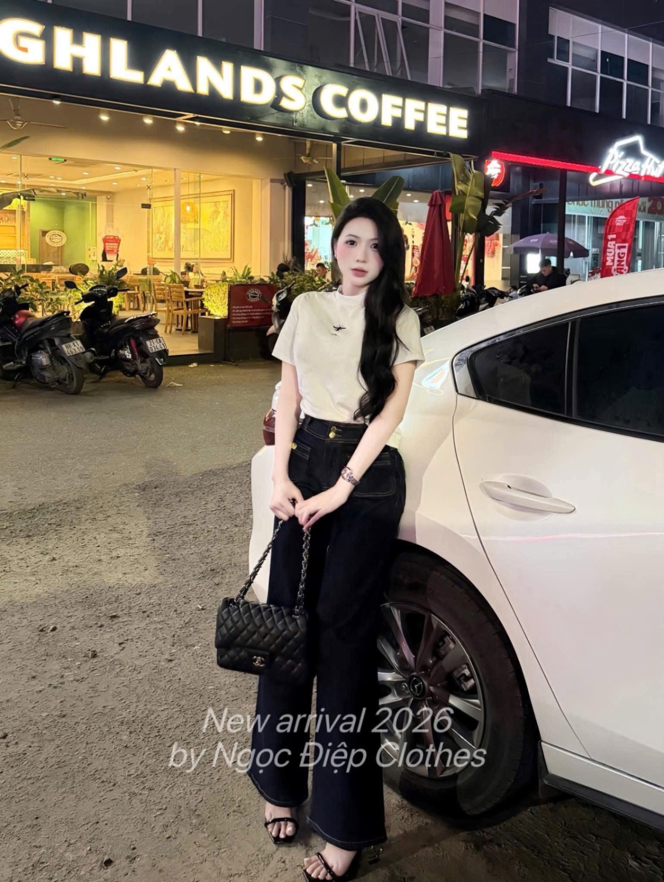ÁO PULL CỘC TRẮNG DIO THÊU ONG