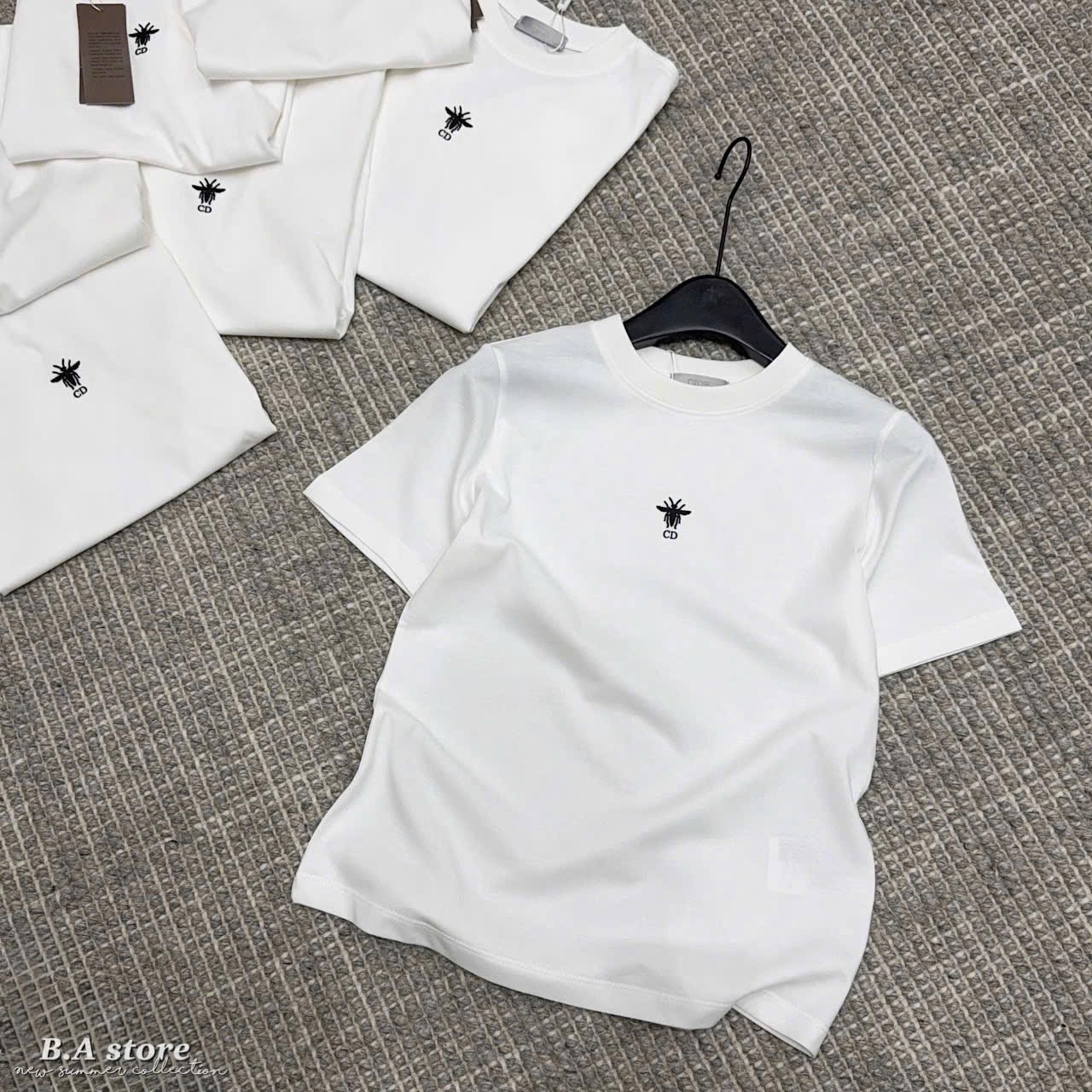 ÁO PULL CỘC TRẮNG DIO THÊU ONG