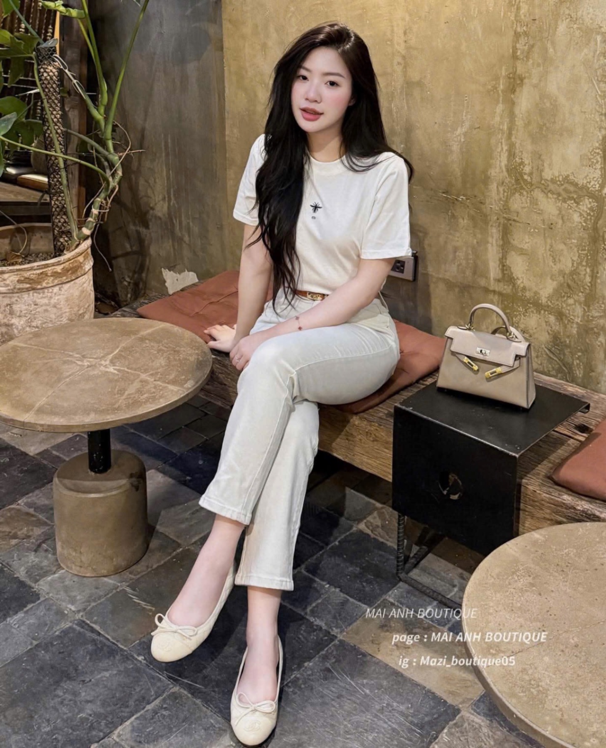 ÁO PULL CỘC TRẮNG DIO THÊU ONG