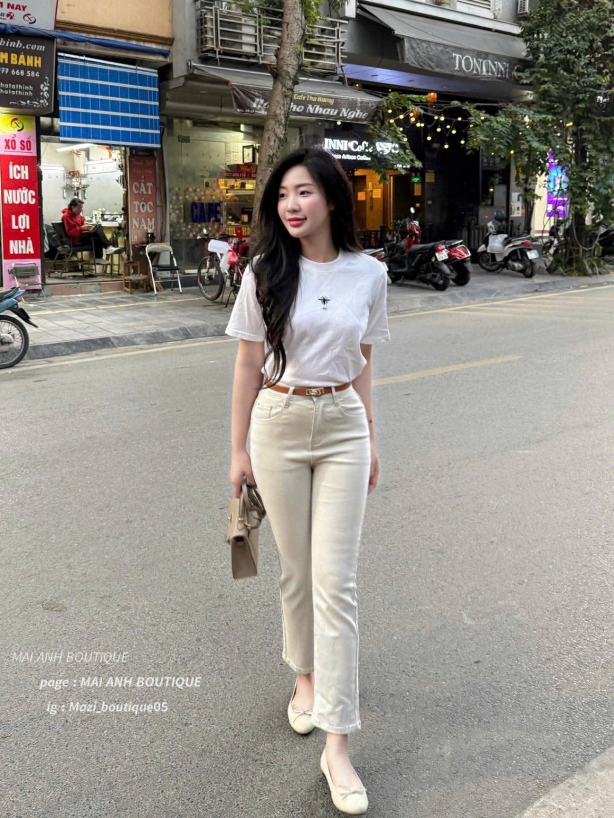 ÁO PULL CỘC TRẮNG DIO THÊU ONG