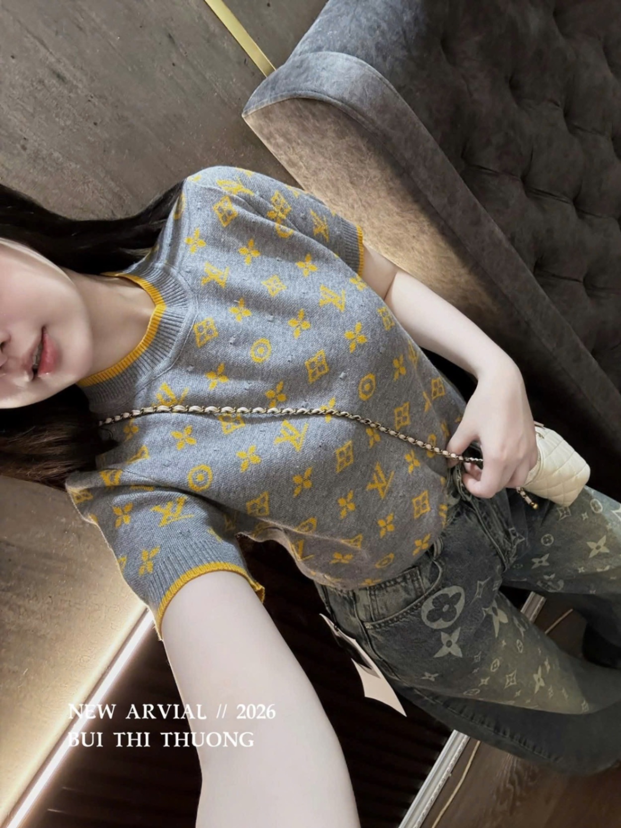 ÁO LEN CỘC LV XÁM VÀNG