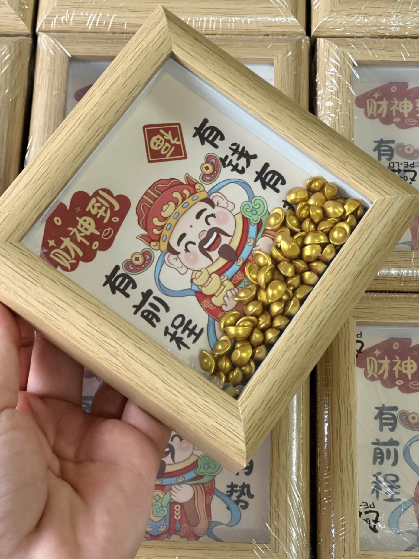TRANH KHUNG GỖ ĐỰNG THỎI VÀNG