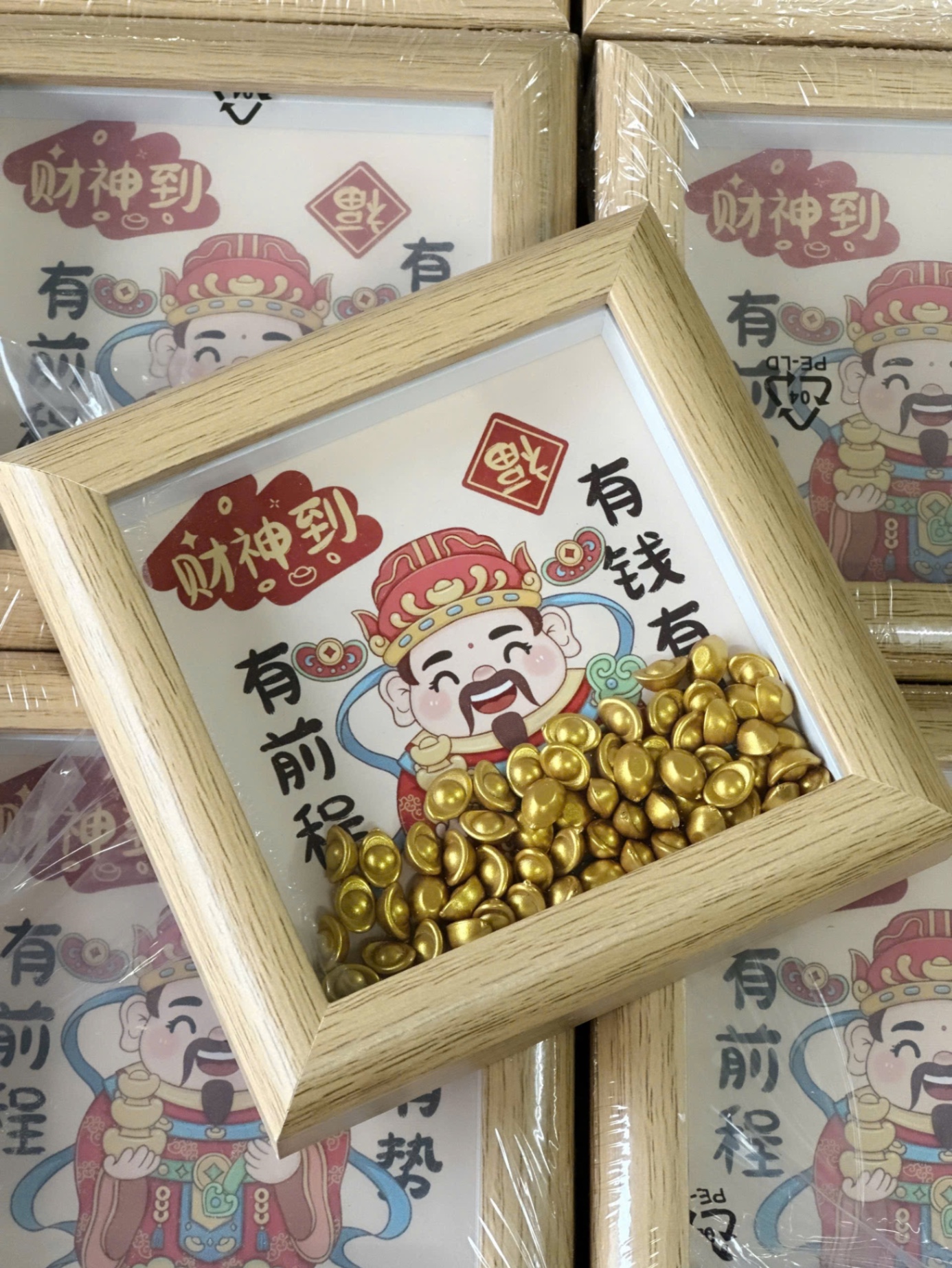 TRANH KHUNG GỖ ĐỰNG THỎI VÀNG
