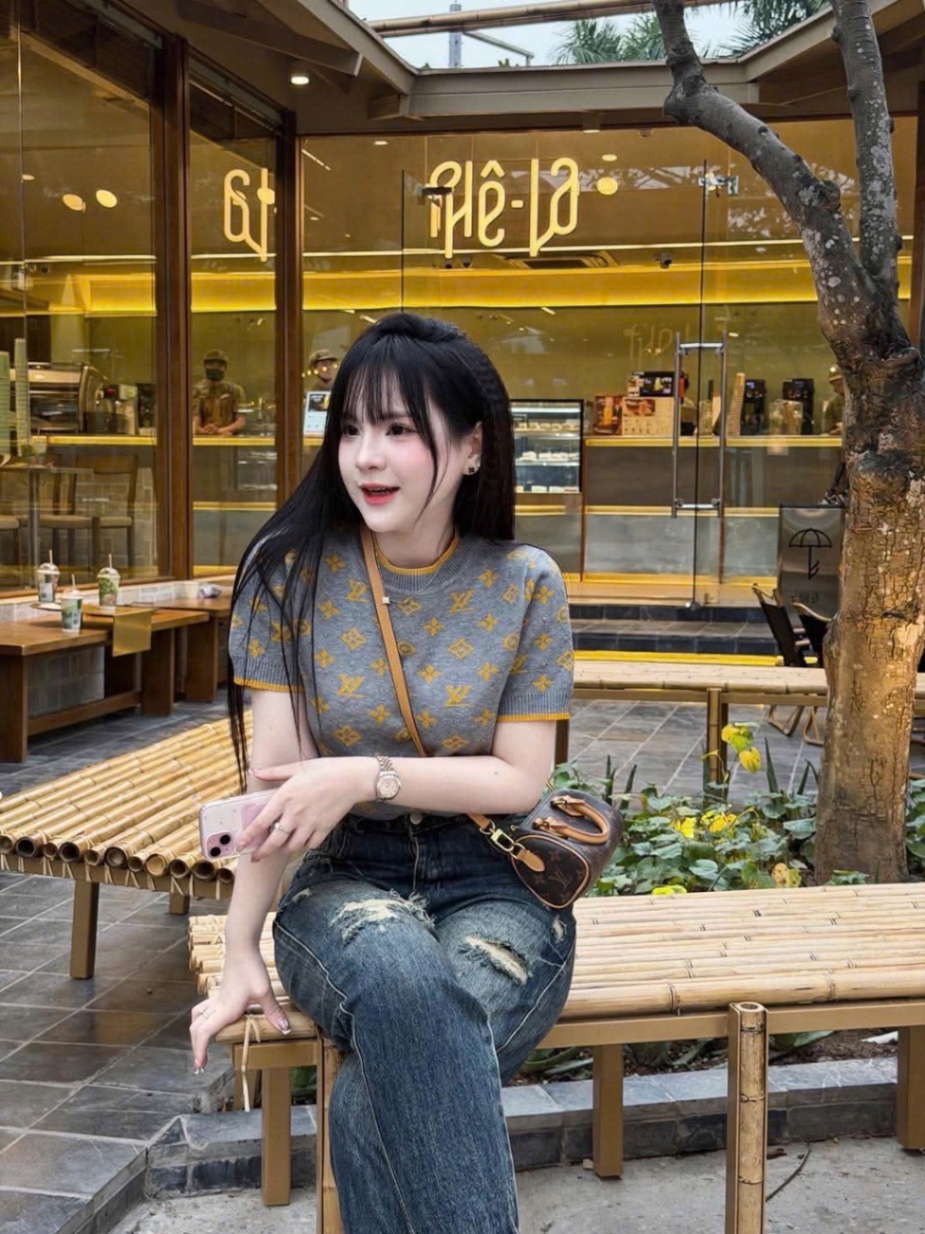 ÁO LEN CỘC LV XÁM VÀNG