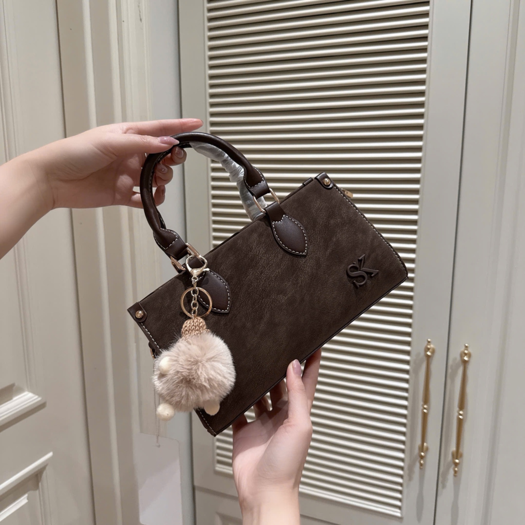 TÚI XÁCH YICHEN NÂU CHARM BÔNG SZ 20