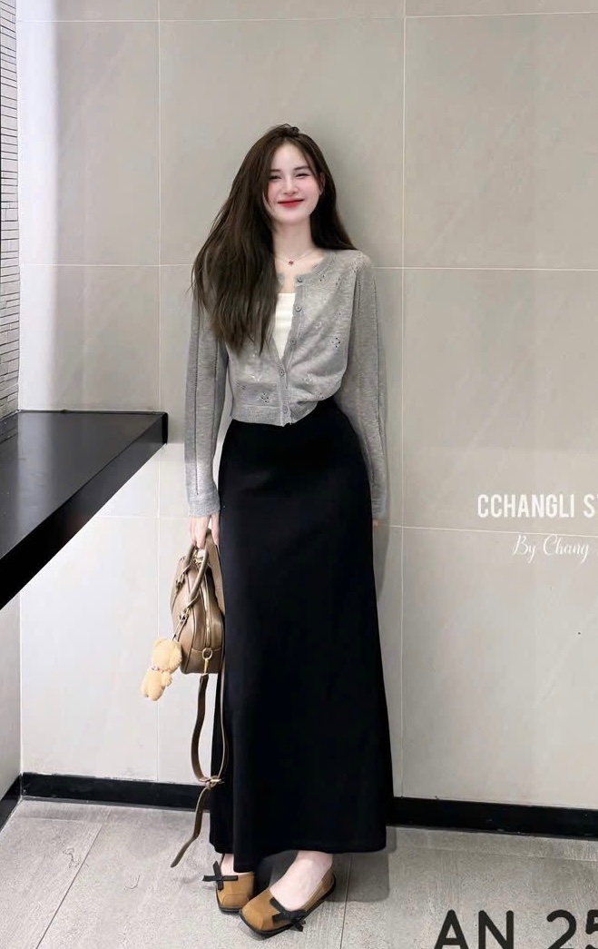 CHÂN VÁY XOÈ UMI MÀU ĐEN MIDI