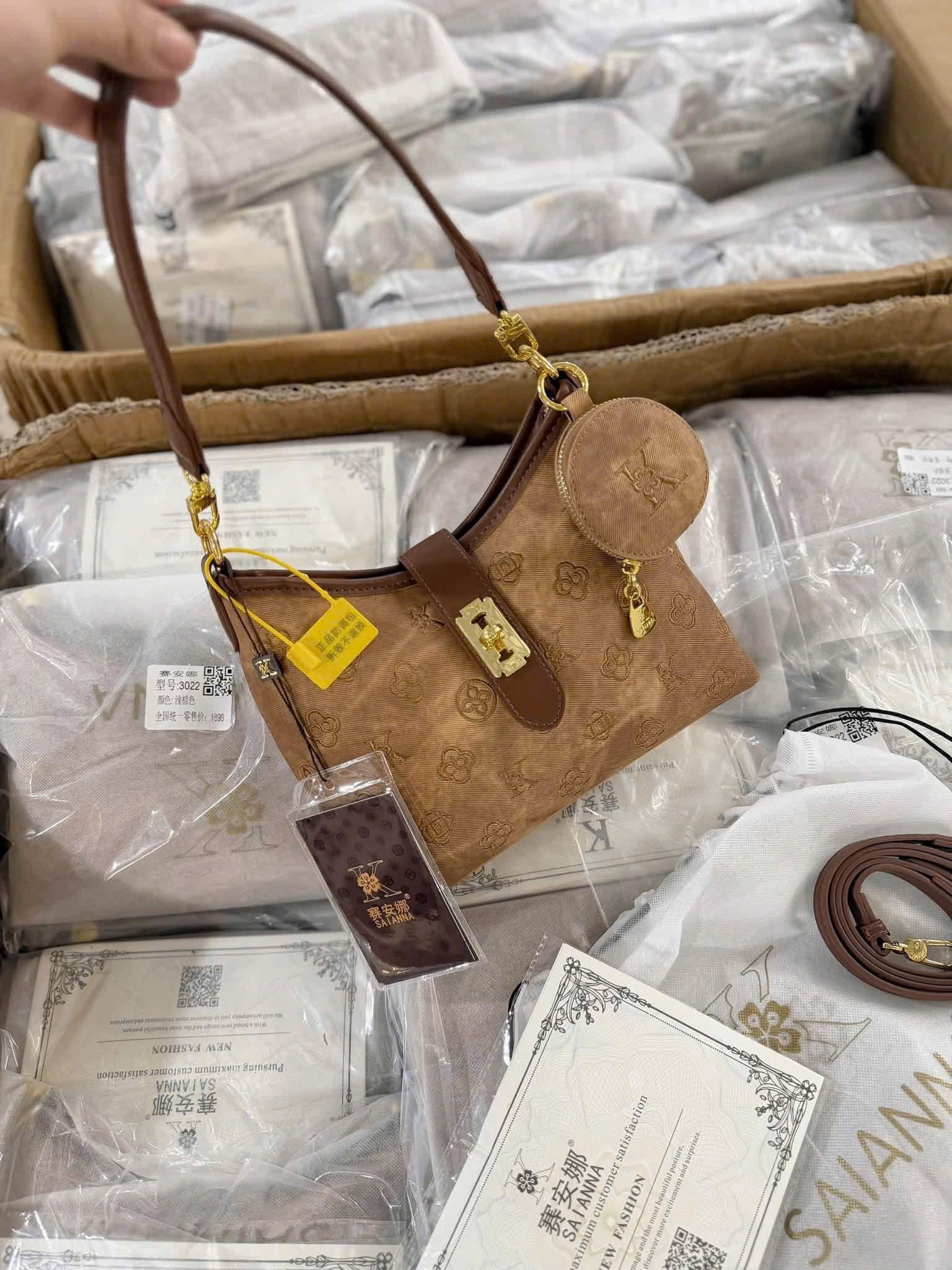 TÚI KẸP NÁCH KÈM VÍ TRÒN M3022