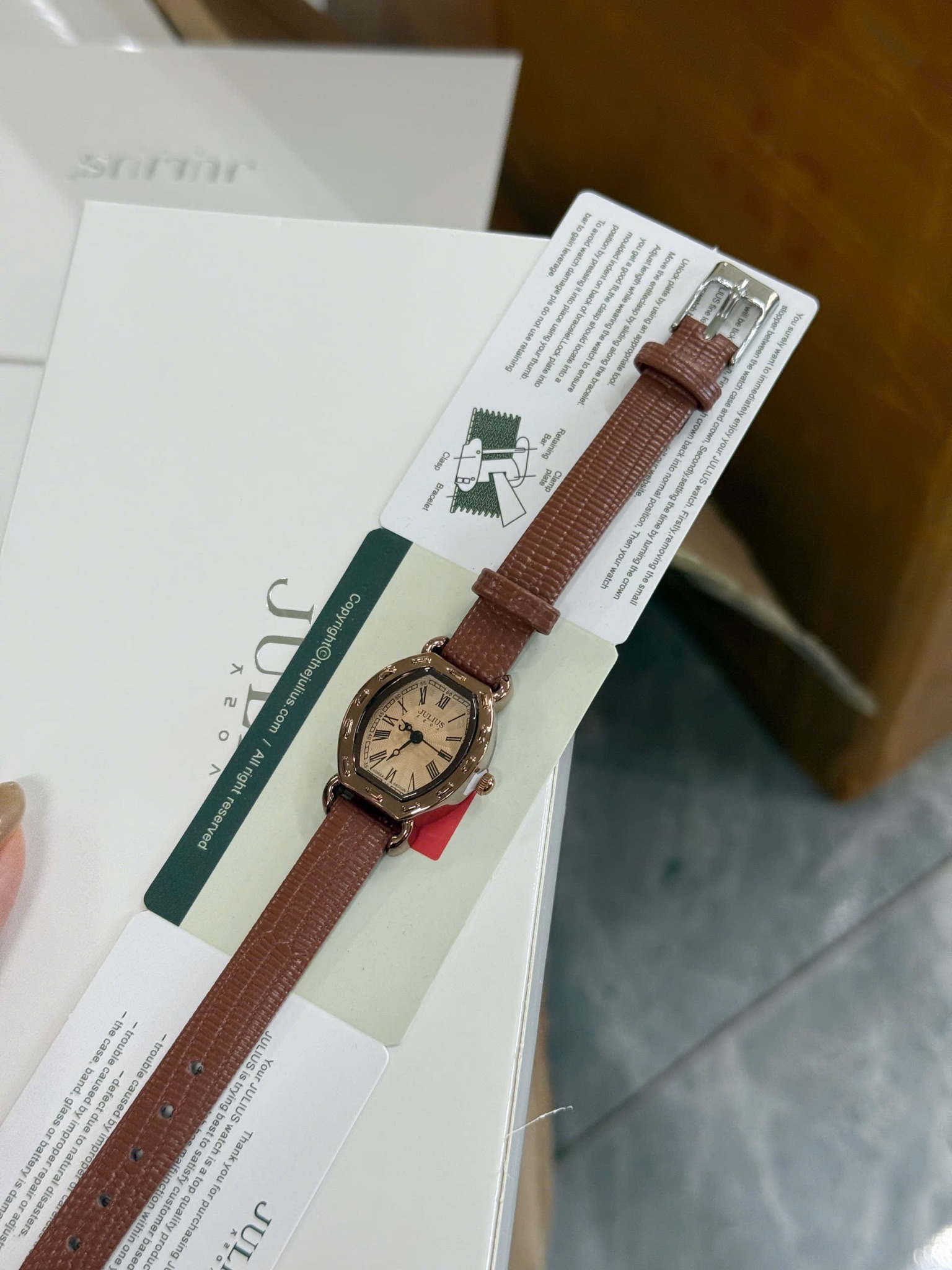 ĐỒNG HỒ LA MÃ DÂY DA M2209