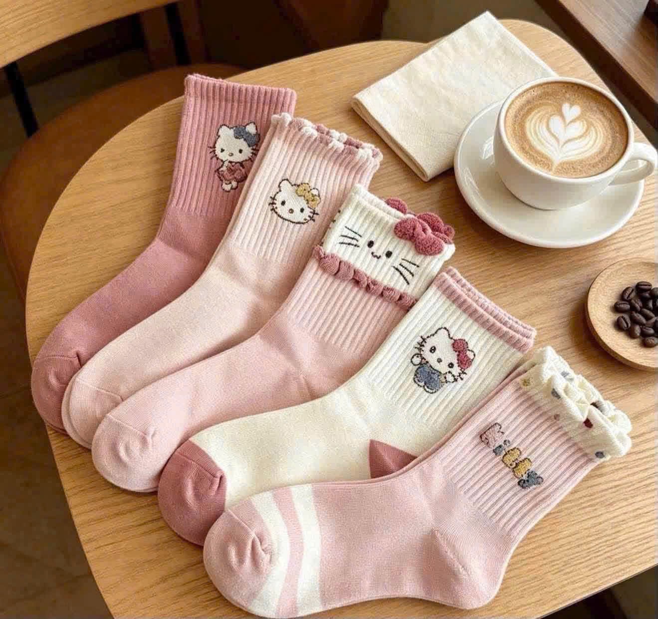 SÉT 10 ĐÔI TẤT MÈO HELLO KITTY CHO BÉ GÁI