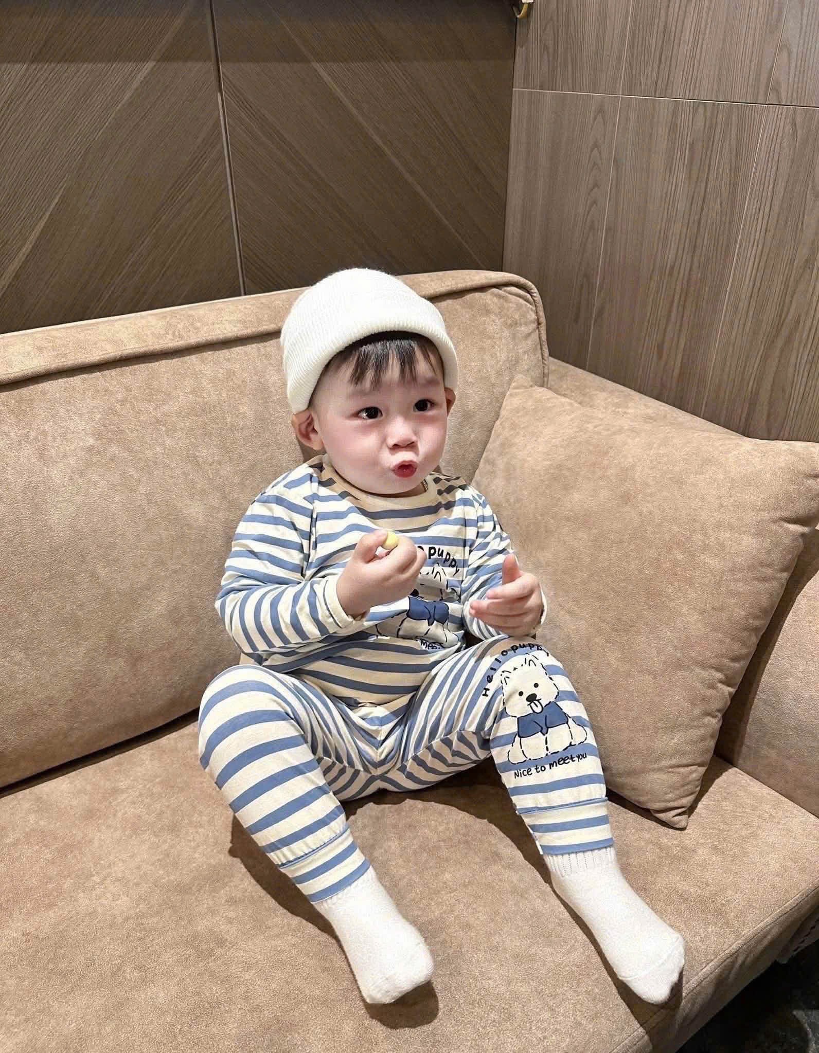 SÉT 2 BỘ HÌNH CÚN KẺ XANH BE DÀI TAY CHO NỮ