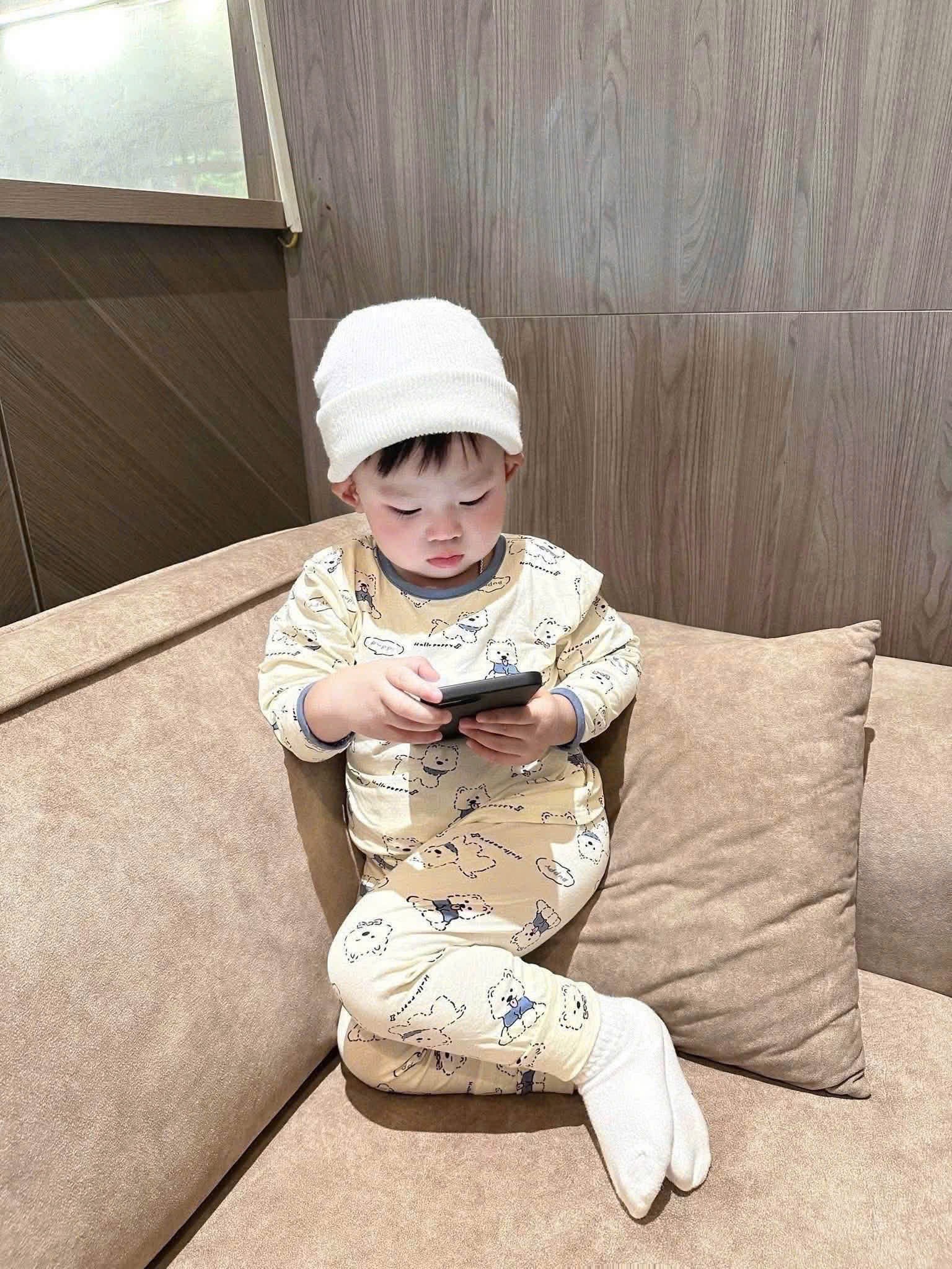 SÉT 2 BỘ HÌNH CÚN KẺ XANH BE DÀI TAY CHO NỮ