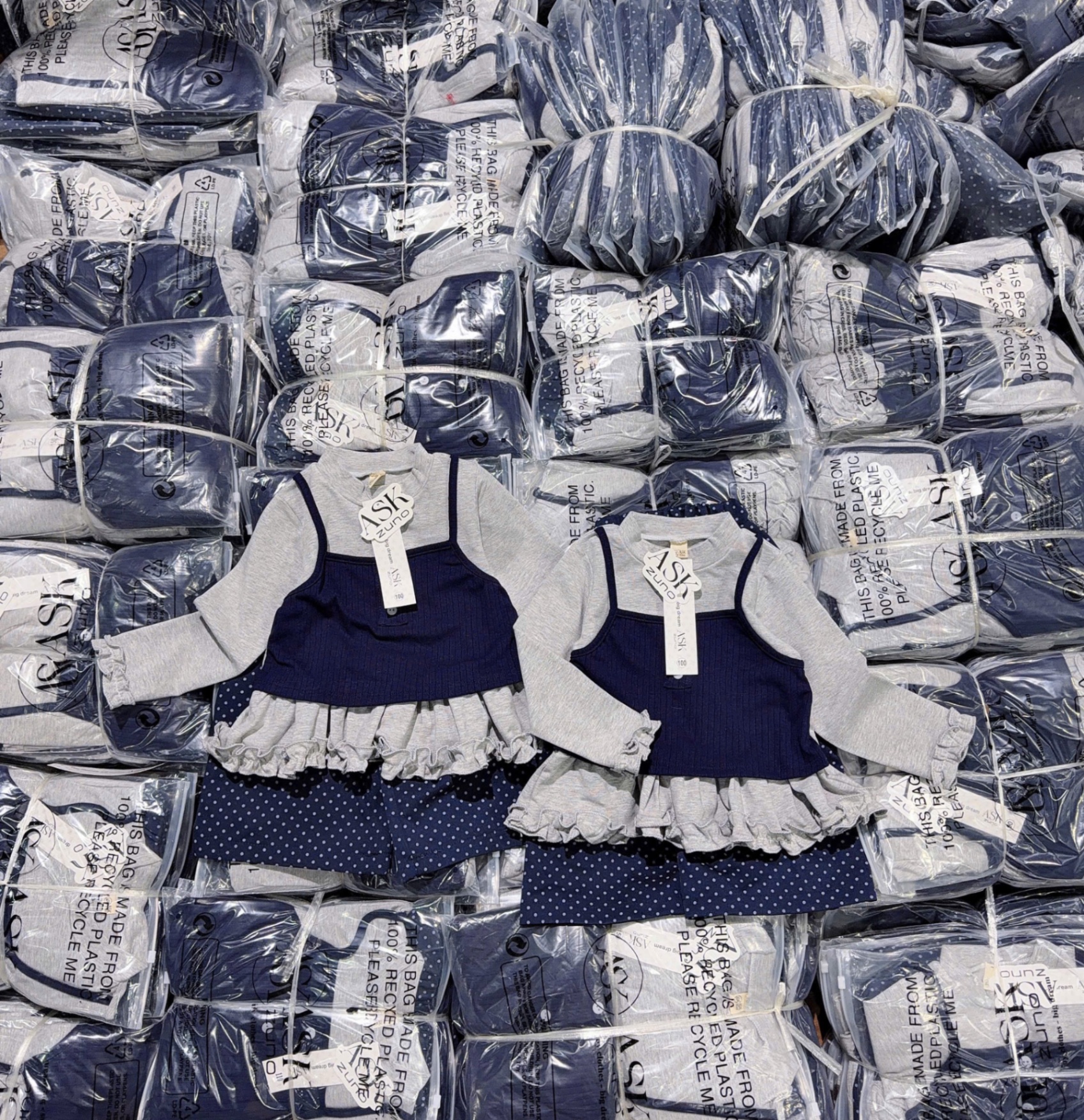 SÉT ÁO ZIP + QUẦN JEAN GIẤY CHO BG