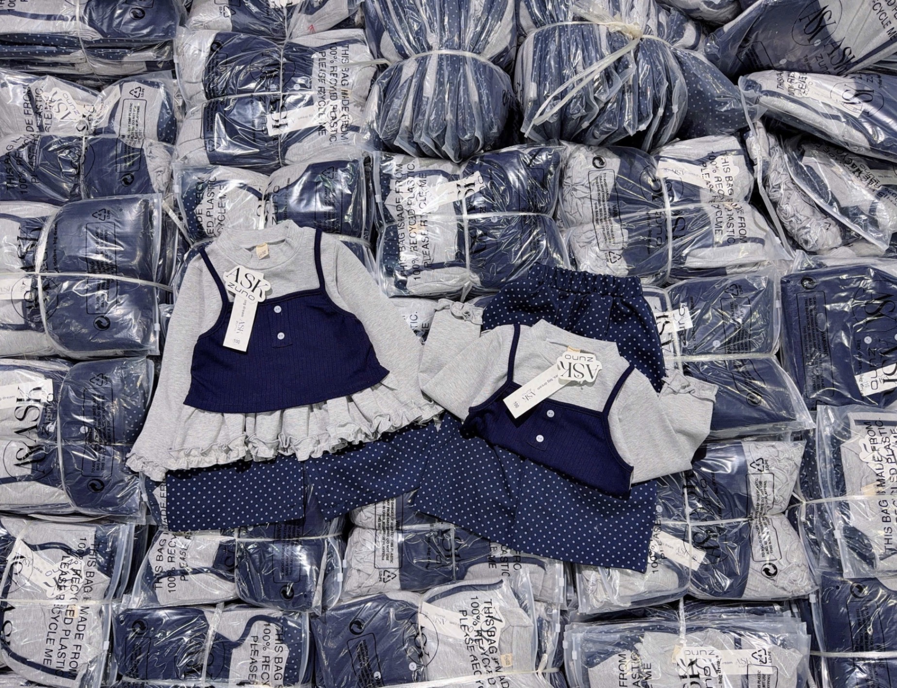 SÉT ÁO ZIP + QUẦN JEAN GIẤY CHO BG