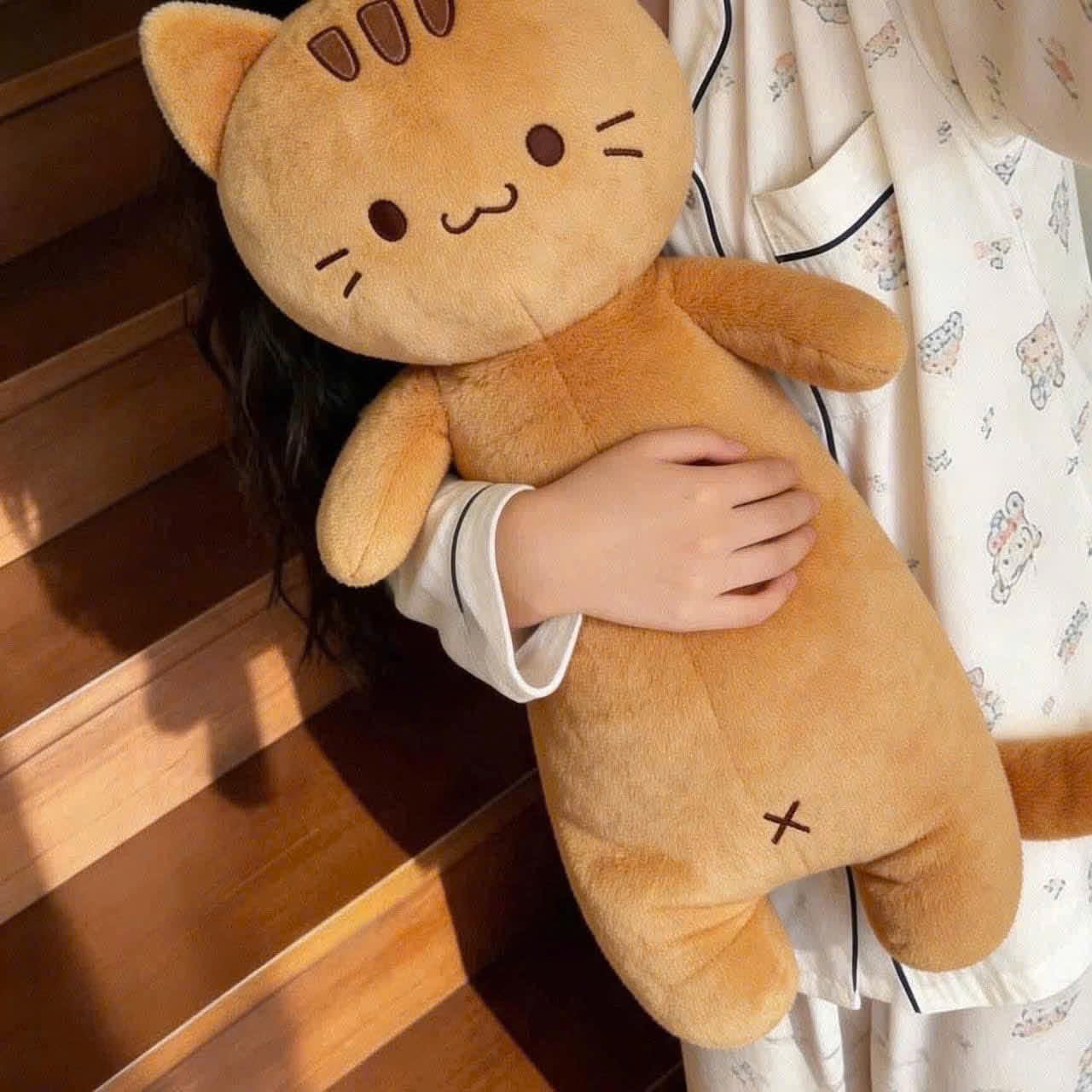 GOM - GỐI ÔM HÌNH CON MÈO MÀU VÀNG