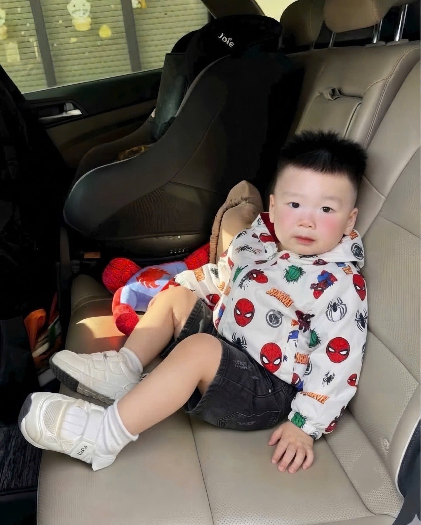 GOM - ÁO GIÓ SIÊU ANH HÙNH NGƯỜI NHỆN MẶC 2 MẶT CHO BT