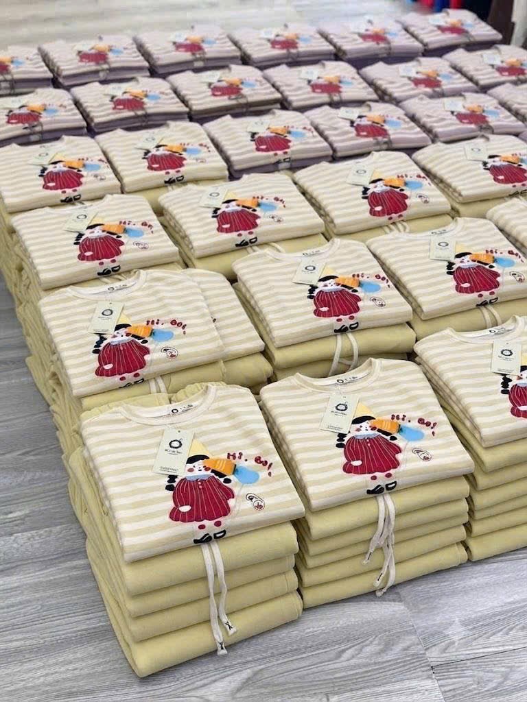 BỘ NỈ SZ ĐẠI VÀNG KẺ CÔ GÁI CHO BG