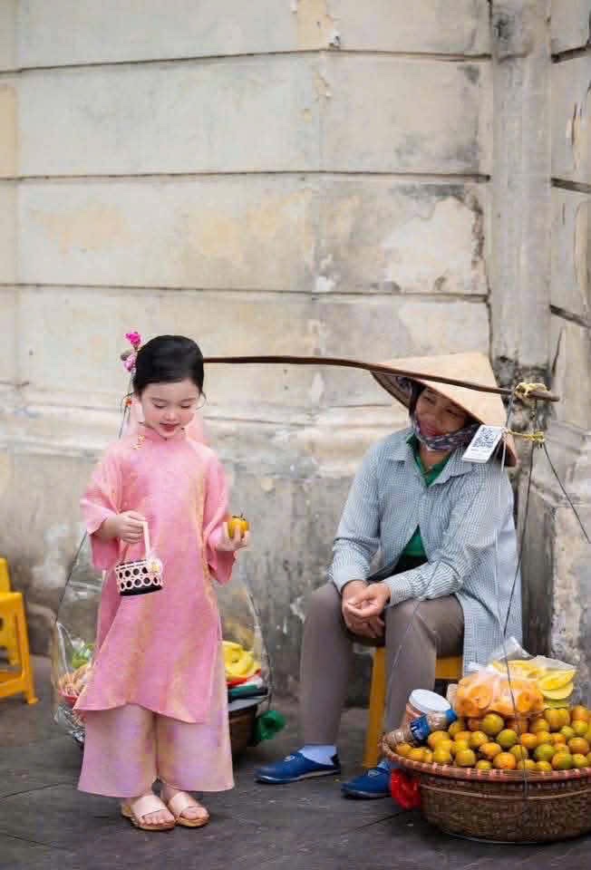 XẢ KHO ÁO DÀI TƠ TẰM ÁNH KIM CHO BG