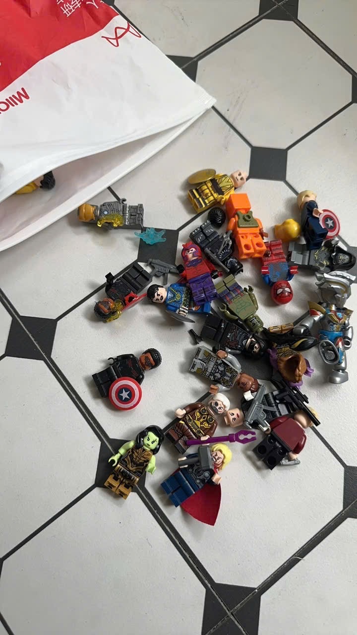 GOM - LEGO 20 SIÊU ANH HÙNG