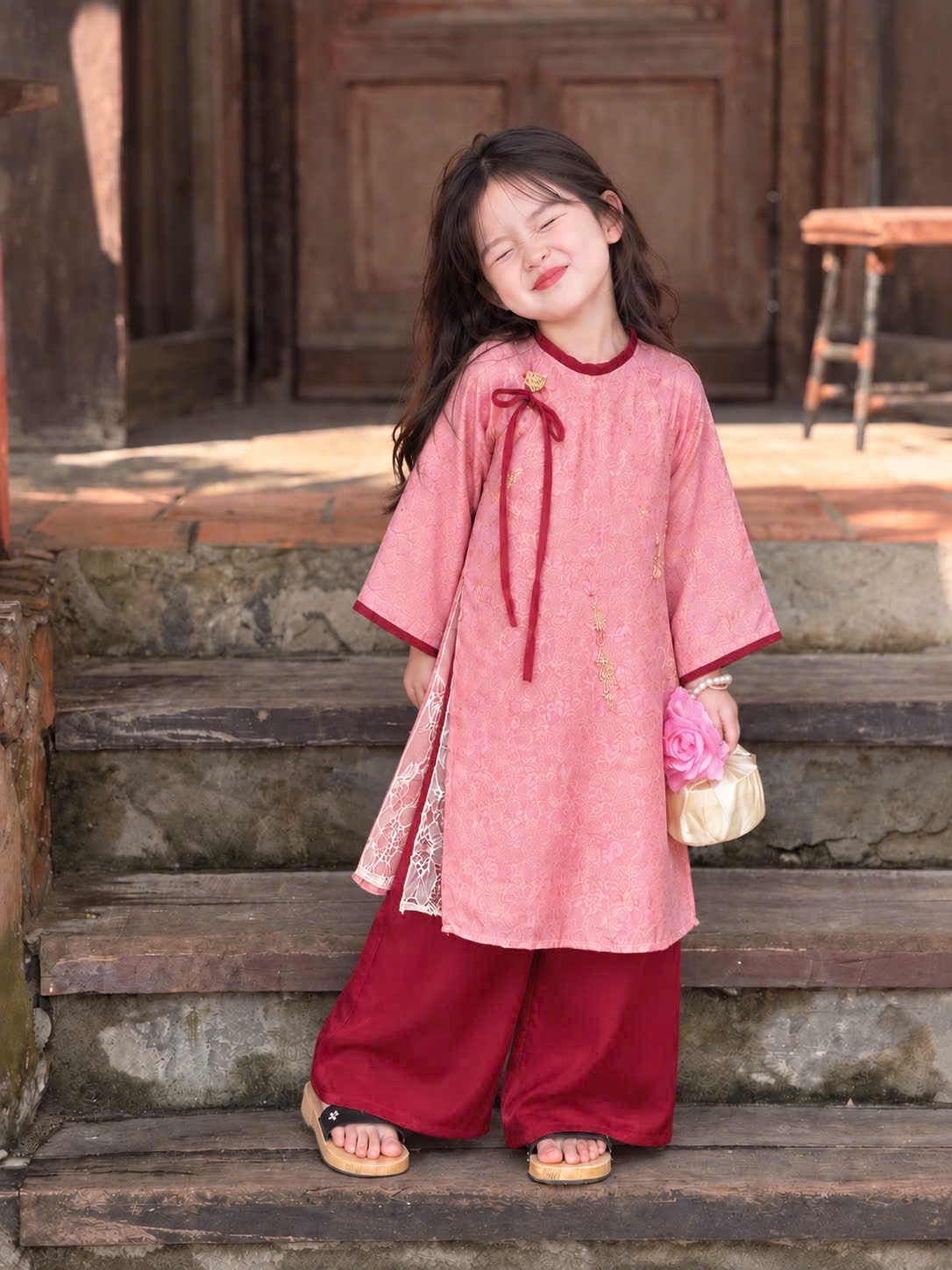 GOM - ÁO DÀI HỒNG CHO BG