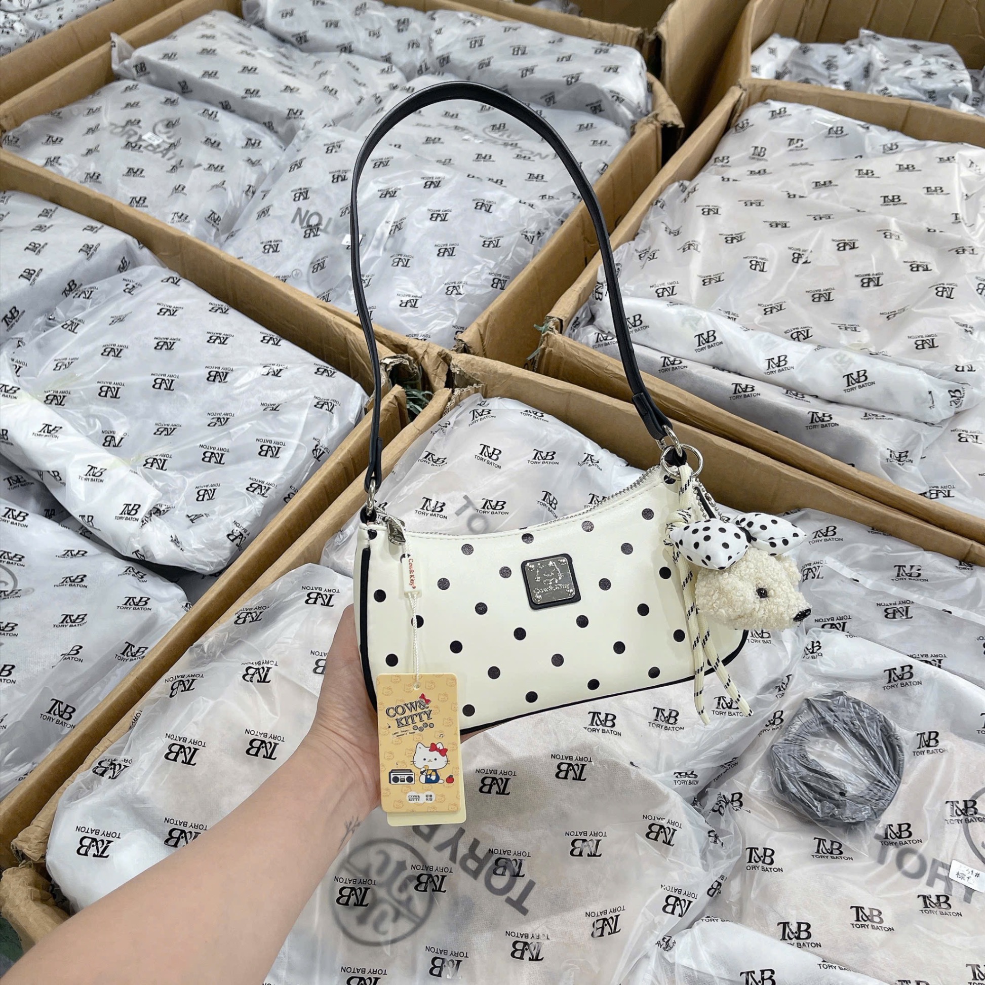 TÚI KẸP NÁCH CHẤM BI M8270