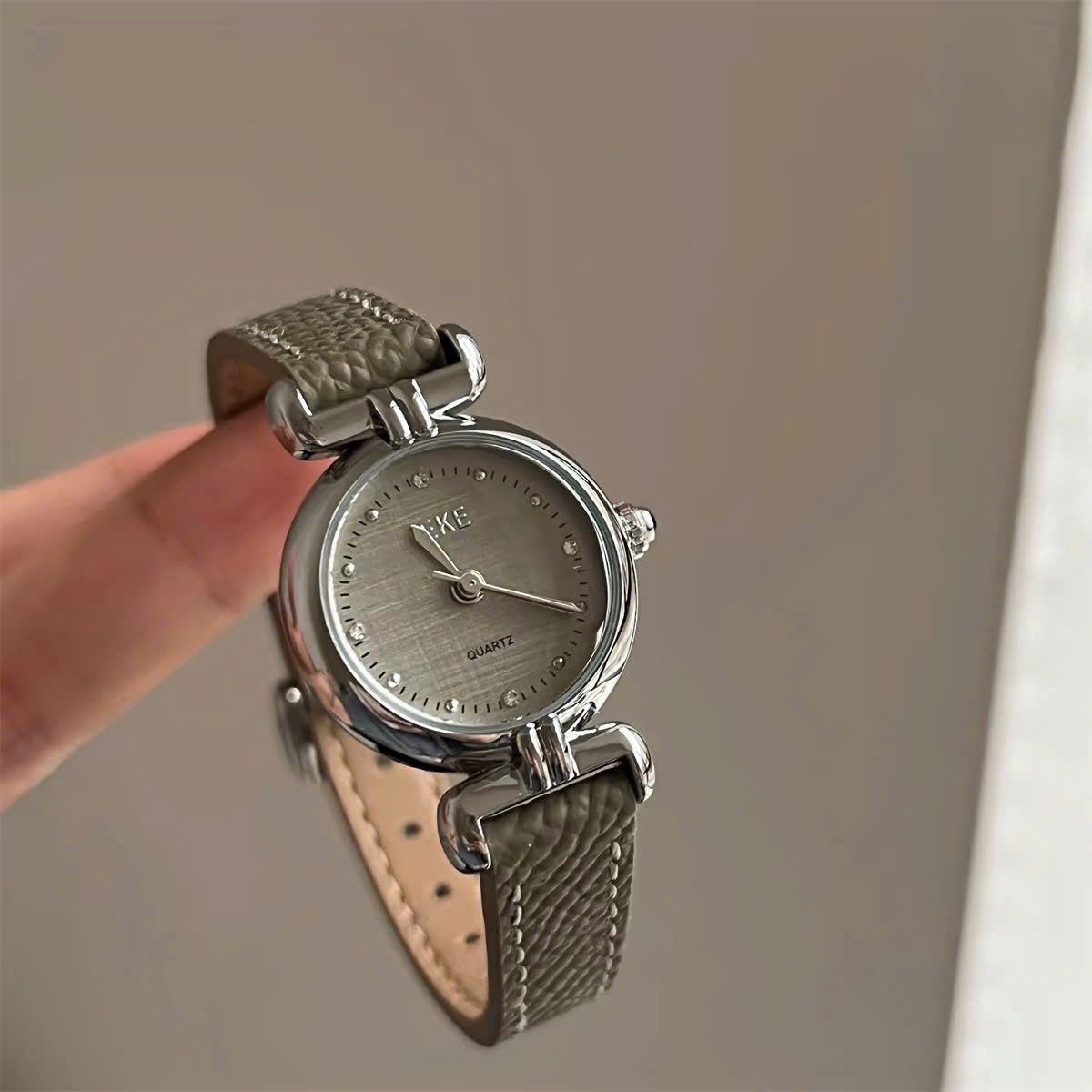 ĐỒNG HỒ LEKE MẶT TRÒN DÂY XÁM HS0707