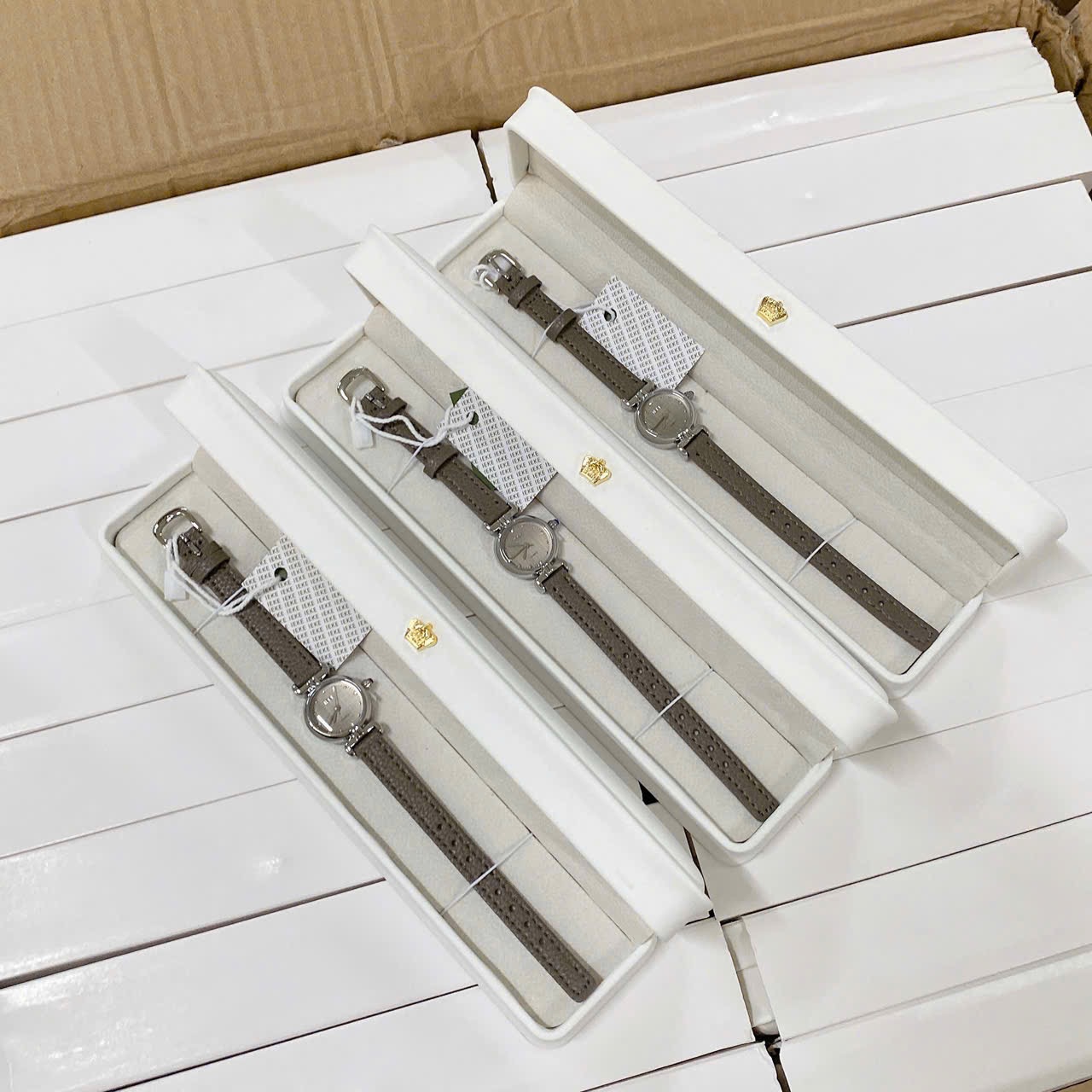 ĐỒNG HỒ LEKE MẶT TRÒN DÂY XÁM HS0707