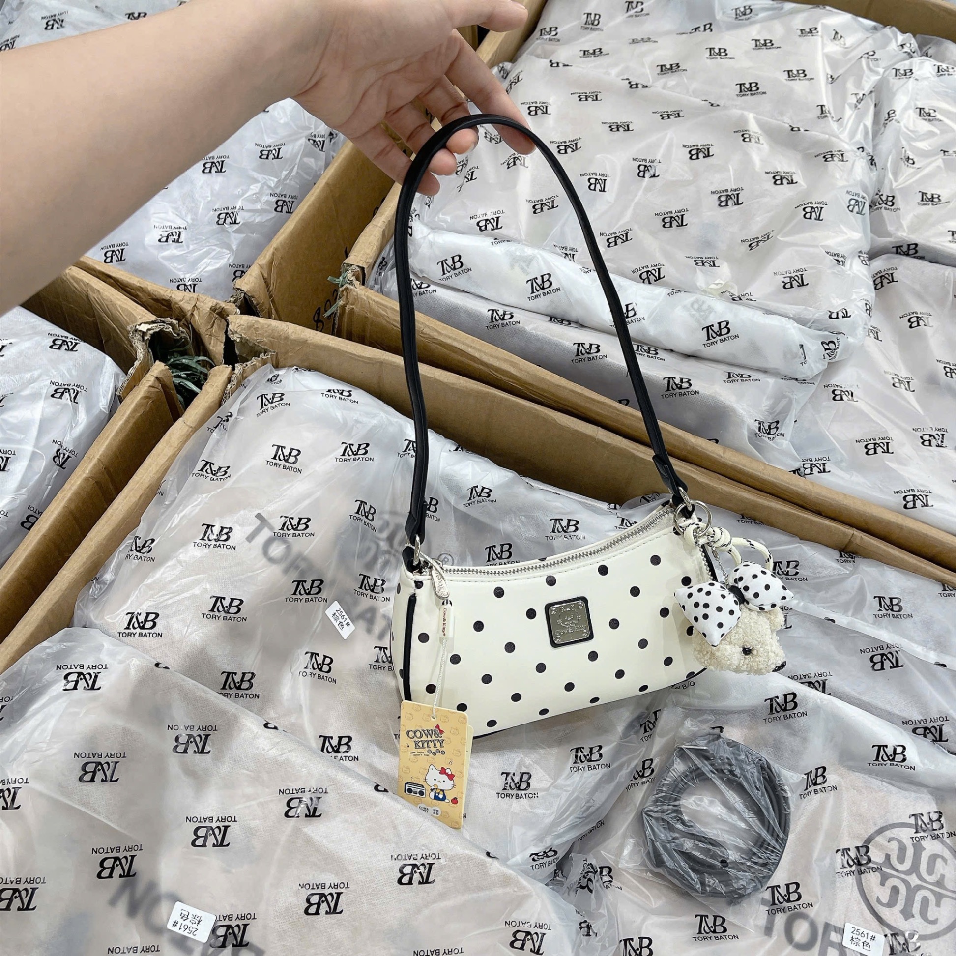 TÚI KẸP NÁCH CHẤM BI M8270